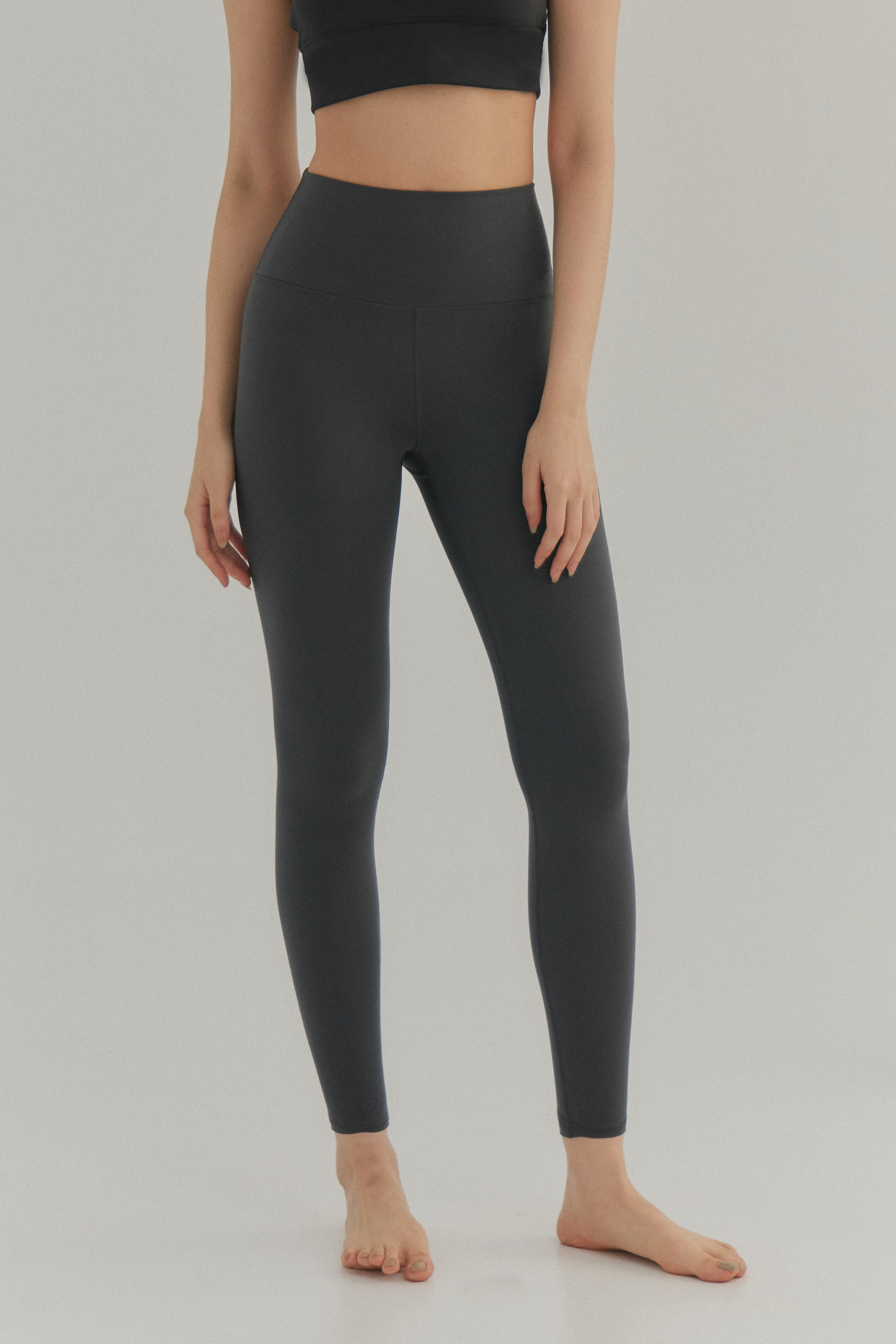 10/10 Shyni High-Rise Legging- 碳黑