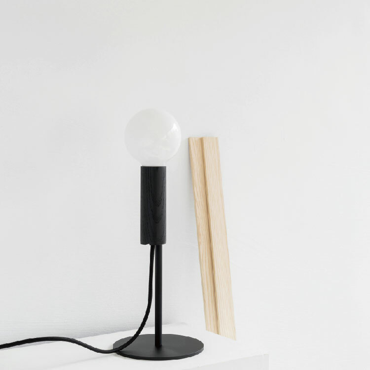 CHERRY Table Lamp | 木製磁性吸附桌燈 | 黑色