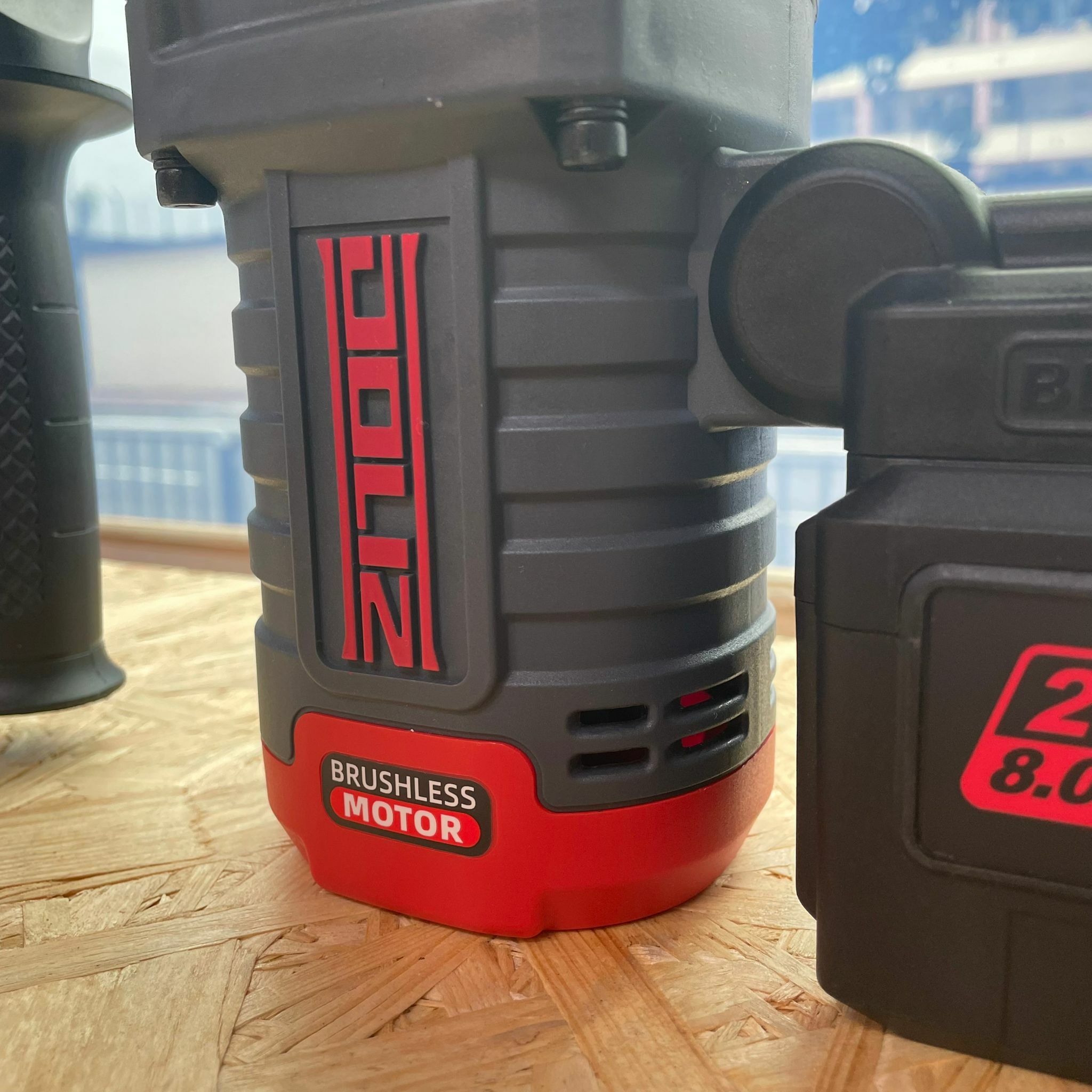 DOLIZ 多利仕 無刷重型油壓鑽 / 8.0AH 電池