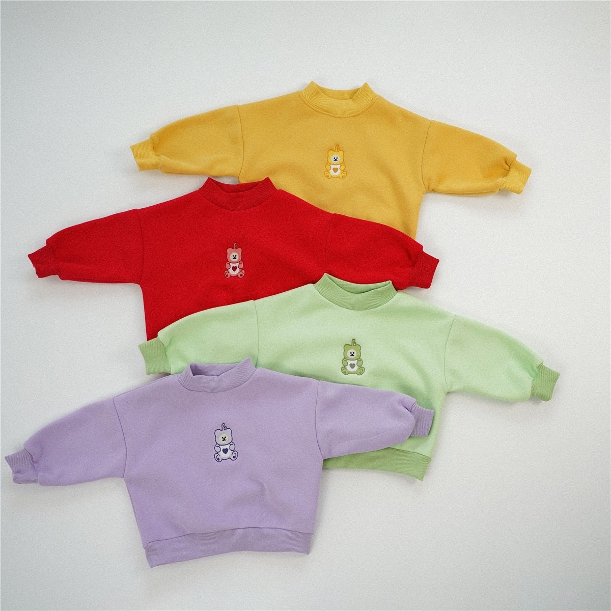 四色立領奧利絨刺繡熊上衣