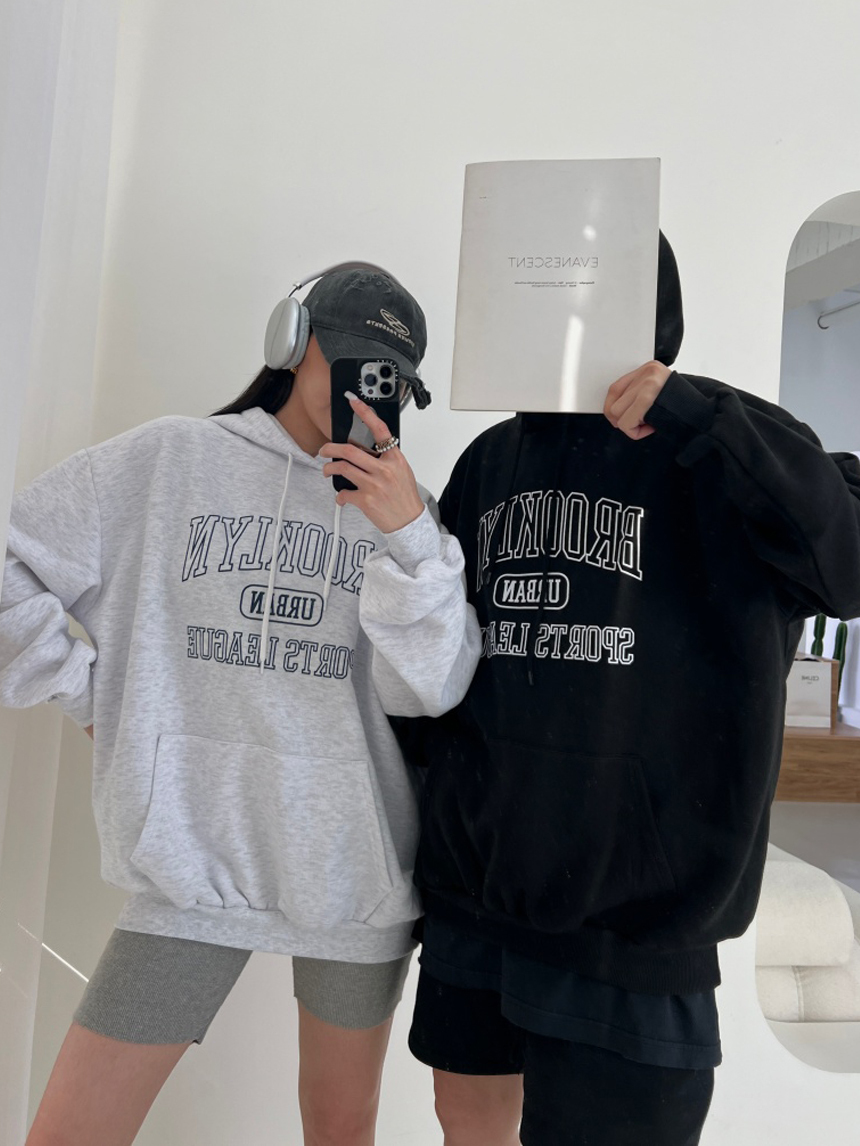 正韓-印花布魯克林刷毛帽T*4色