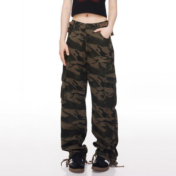 Loose vintage cargo pants