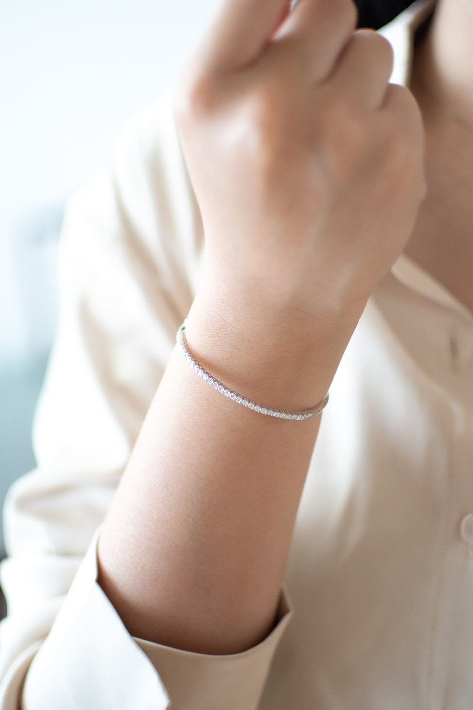 18K 2mm Diamond Bangle