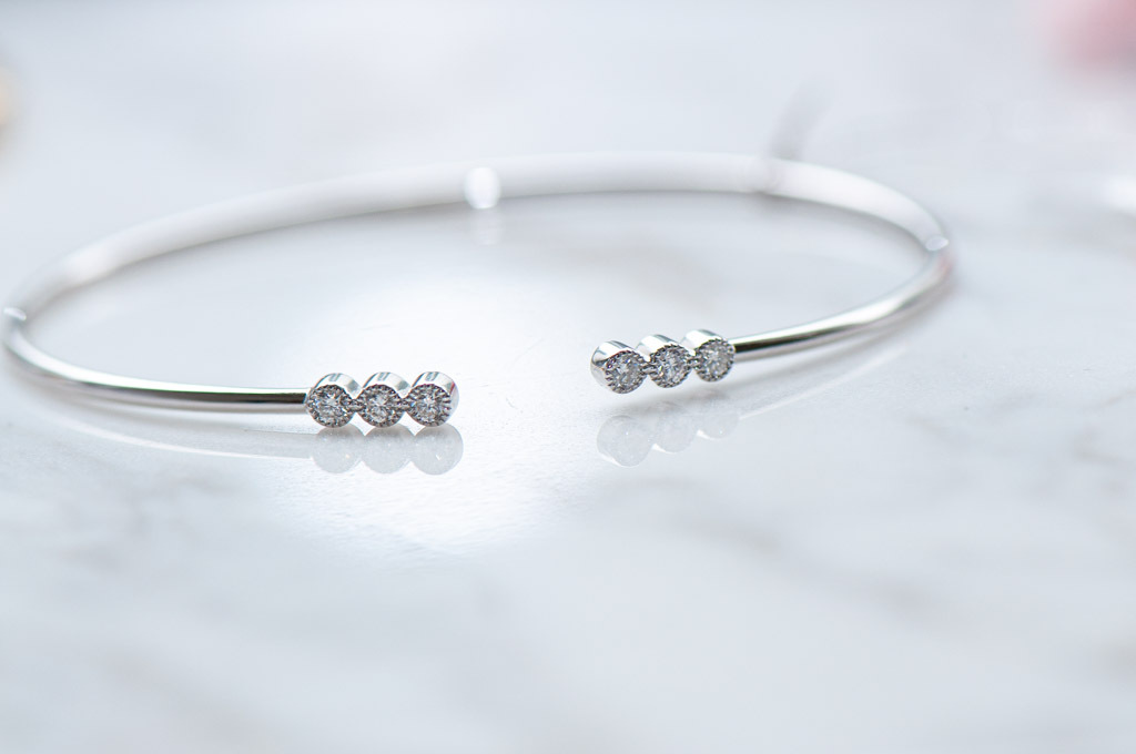 18K Vintage Diamond Flex Bangle