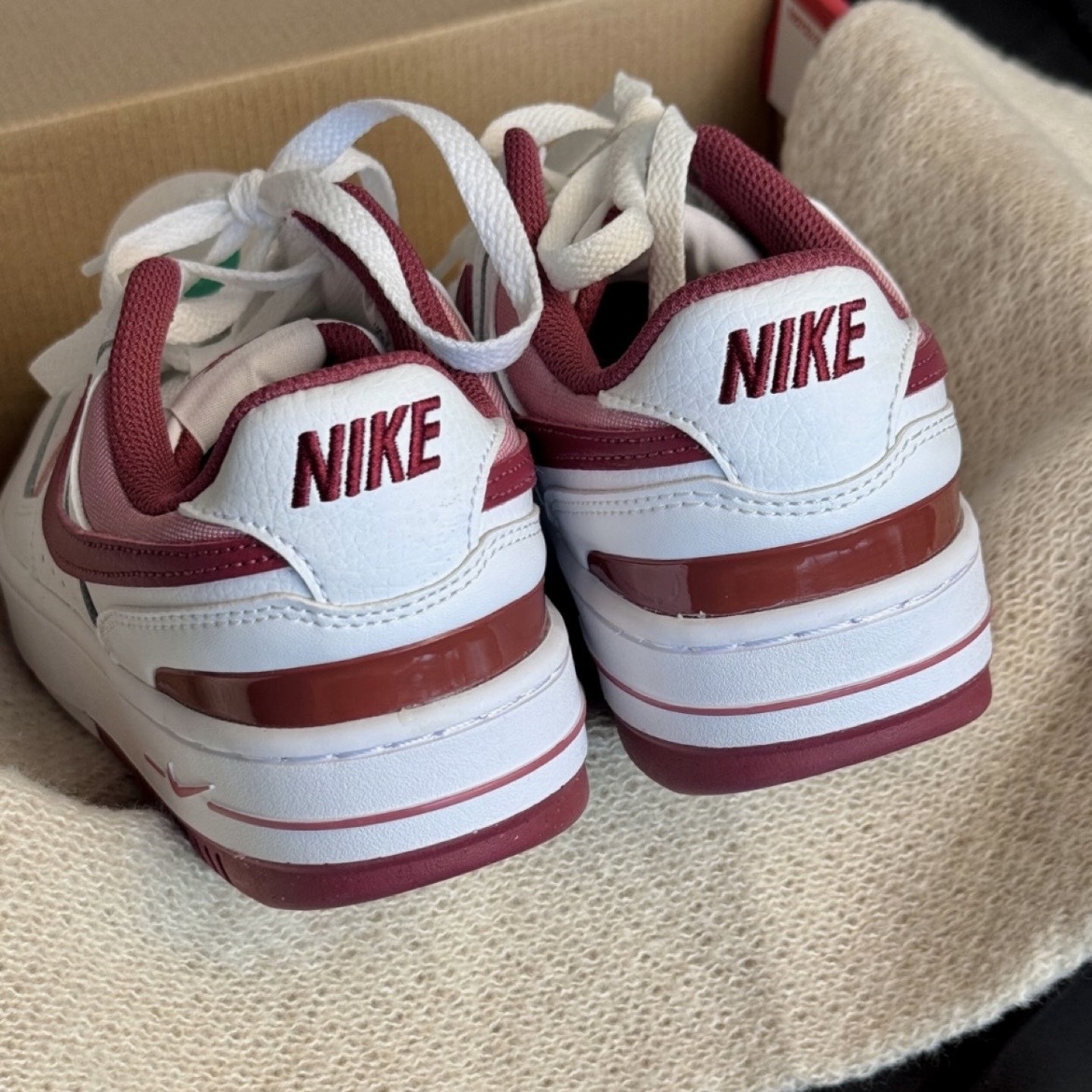 Nike Gamma Force 莓果奶霜 海外限定 FQ8877-100