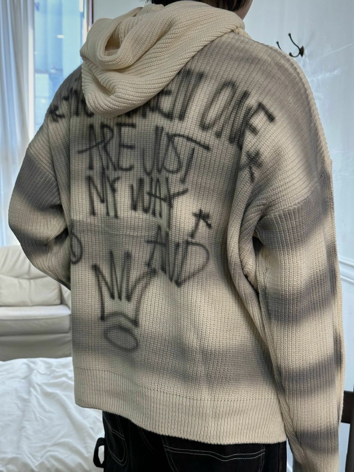 橫間英文字圖案連帽針織衫 T5280