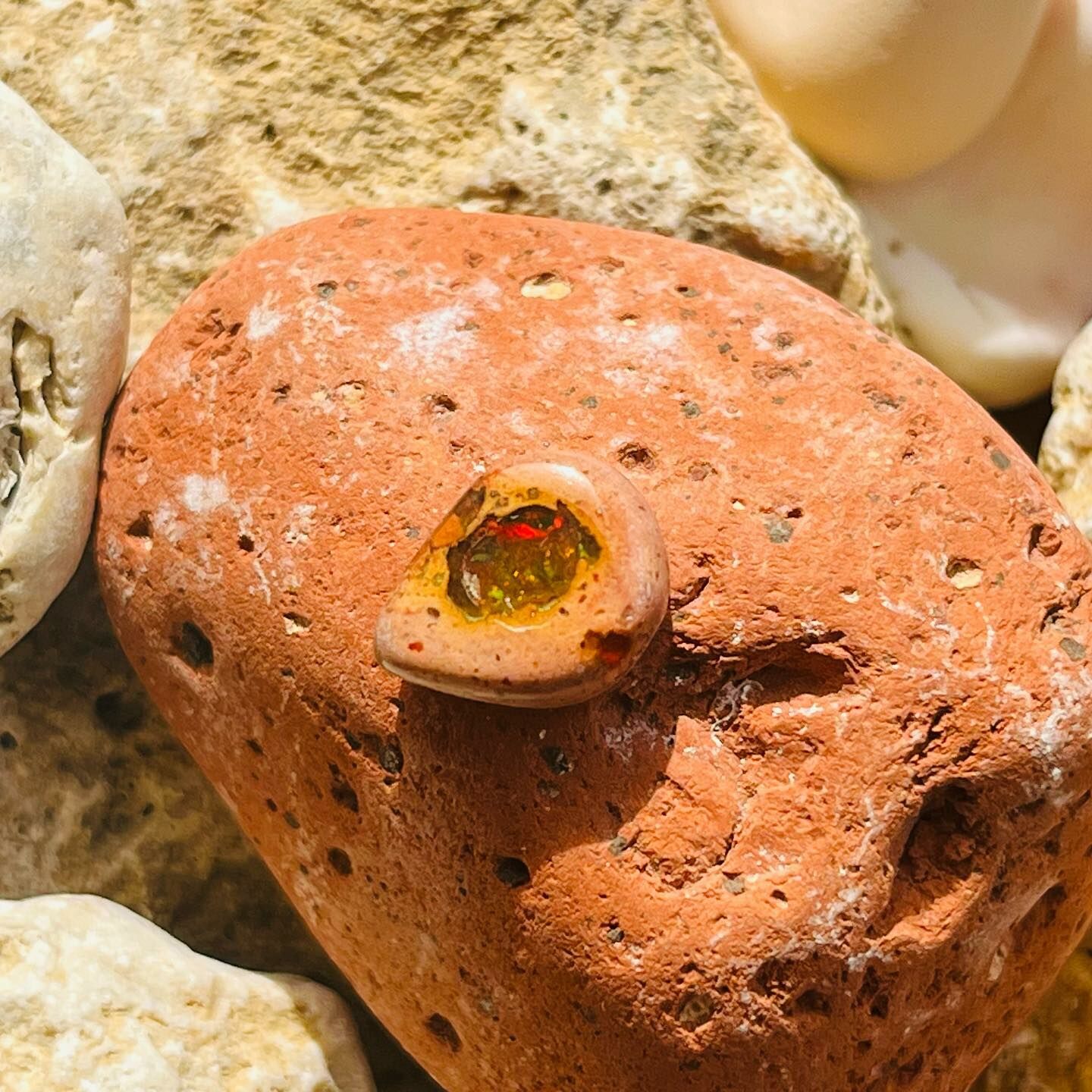 [原石] 墨西哥火蛋白石