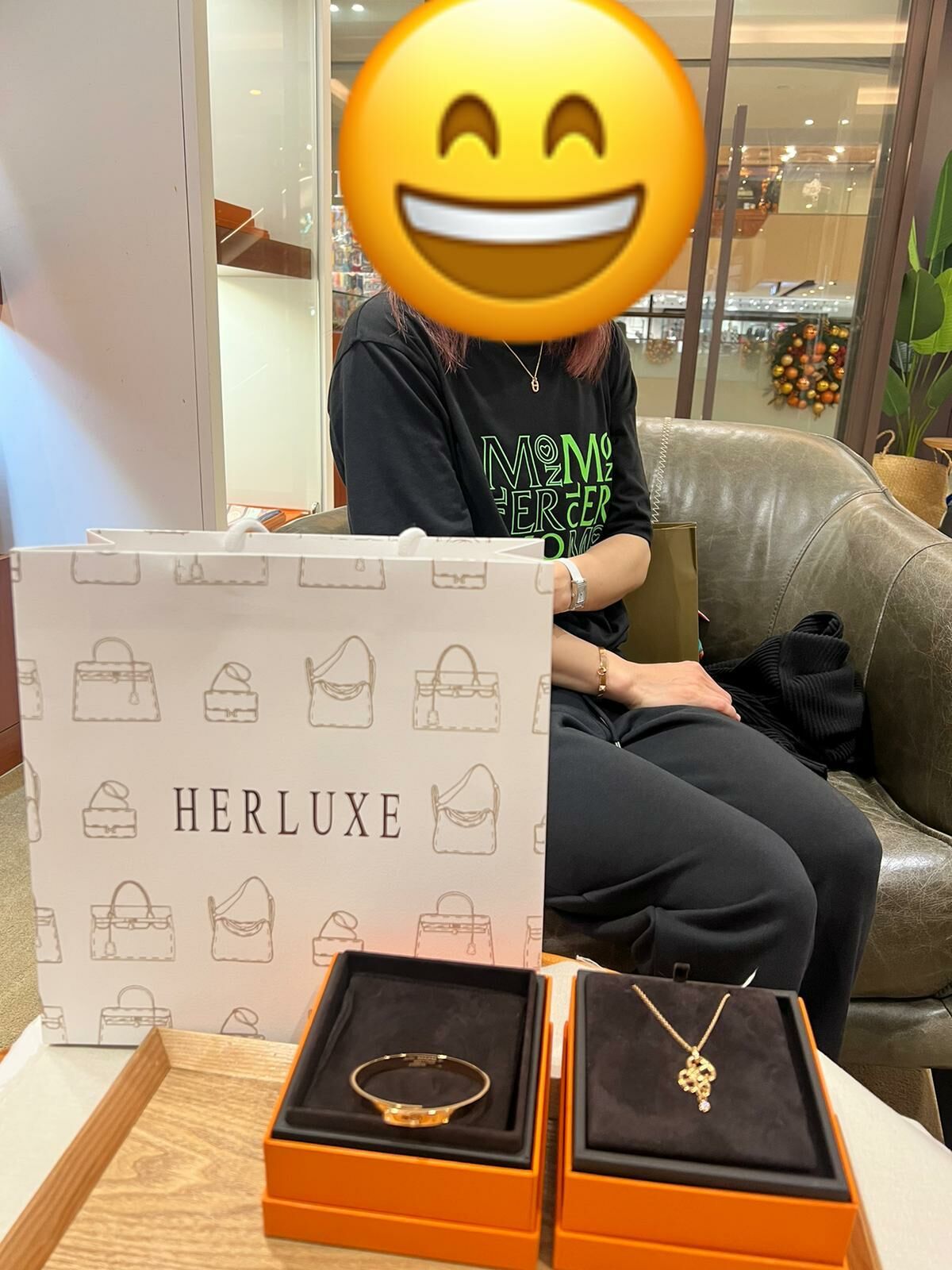 【 感謝支持 】爽快靚靚到店揀咗頸鏈 手鐲同Belt🥳 靚靚十分喜歡玫瑰金貨品☺️ 見到心儀貨品即刻入手👍🏻  靚靚一直有關注HERLUXE新資訊📩 能幫客人買到心儀貨品🎉 我哋都好開心💞 多謝你嘅支持與信任🫶💪