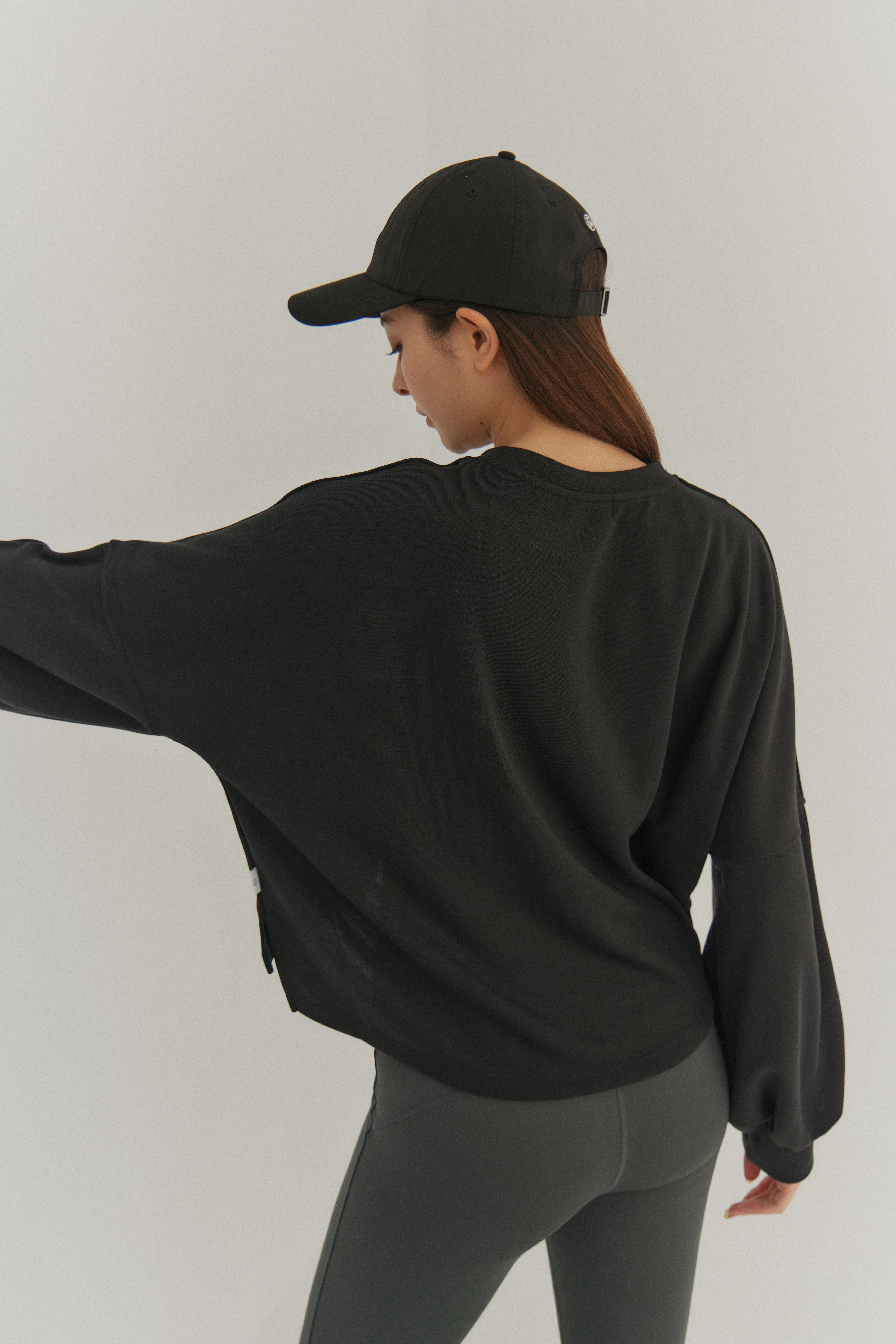 澎澎袖打摺上衣- 黑