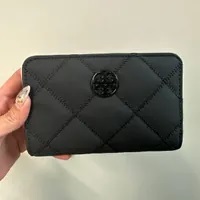 [S] TORY BURCH WILLA MATTE MEDIUM WALLET,BLACK, 150061-001 (STB421)