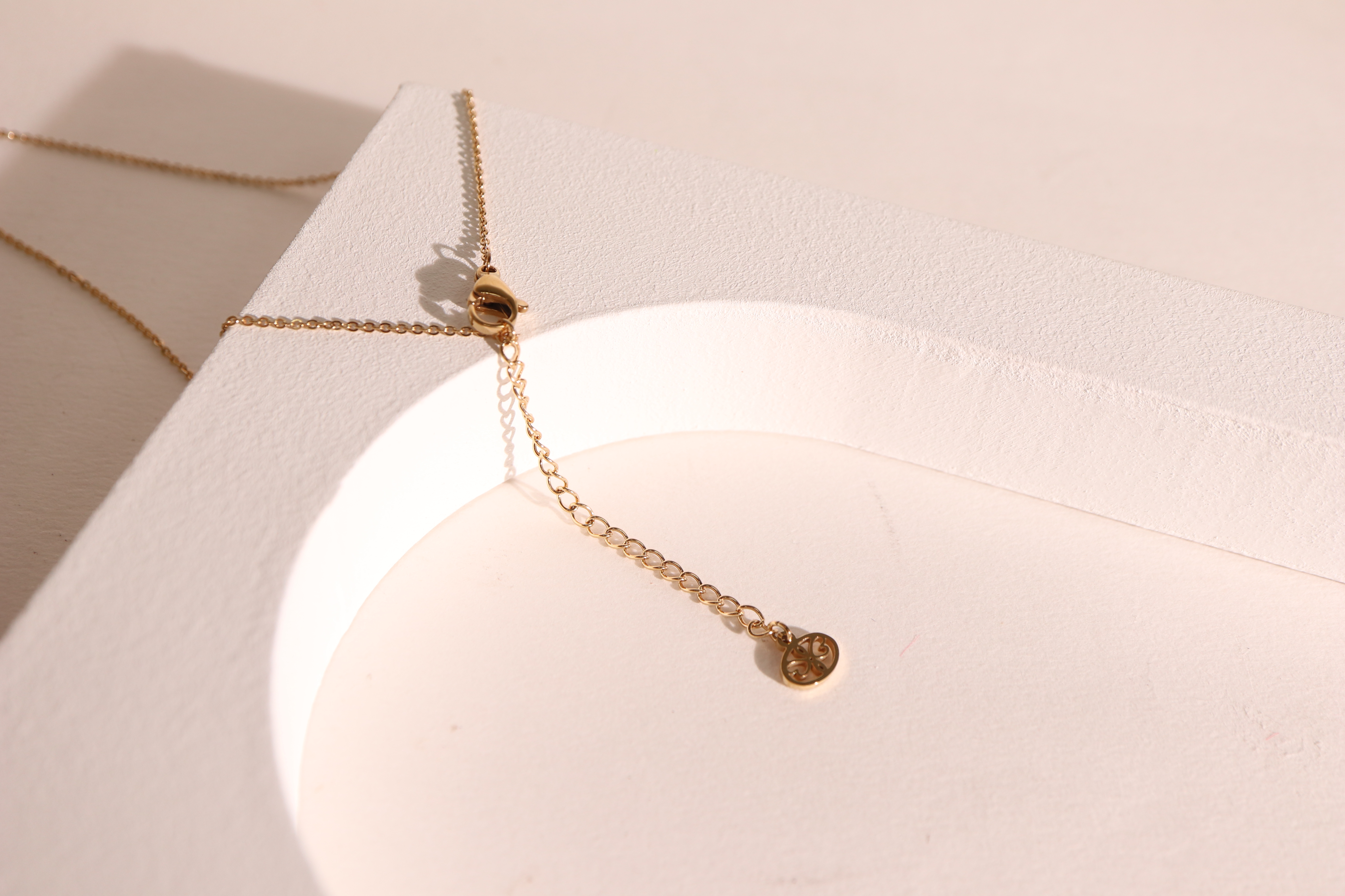 嬉 貓咪鋯石手鍊｜Miestilo Jewelry設計師輕珠寶品牌｜舒飾質感每一刻