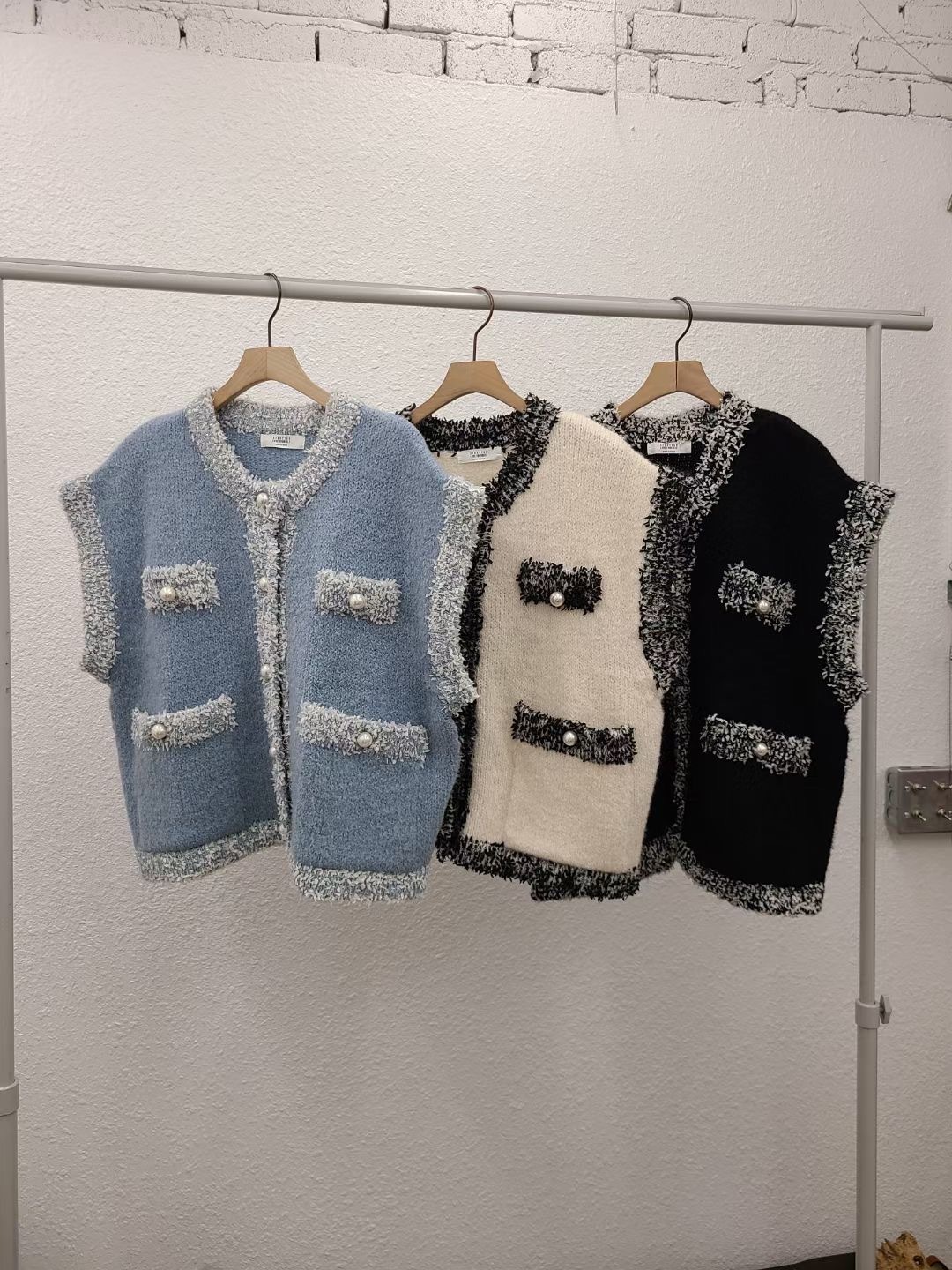 SALE- 黑色CC背心