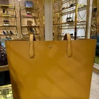 [S] TORY BURCH BLAKE SAFFIANO TOTE,CARAMEL CORN/CARAMEL CORN, 154319-776 (STB439)