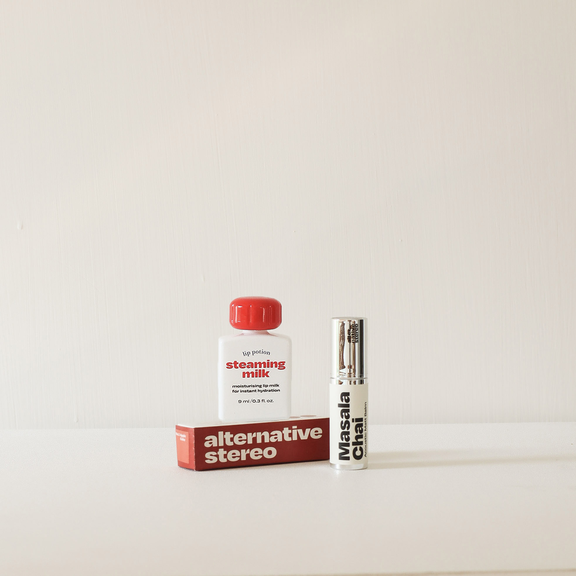 保濕脣膏組 (唇膏+牛奶保濕唇露) - alternativestereo