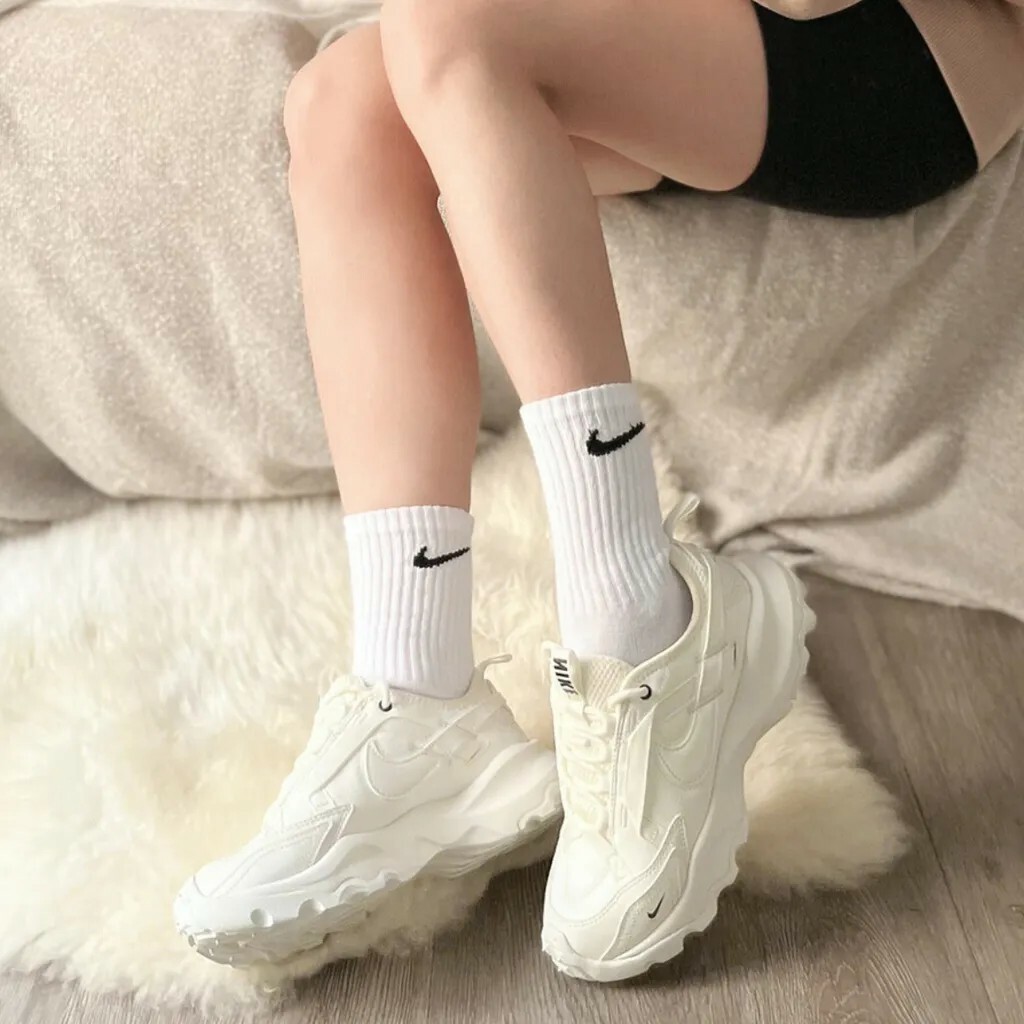 Nike TC7900 網美鞋 老爹鞋 奶油白 反光 DD9682100