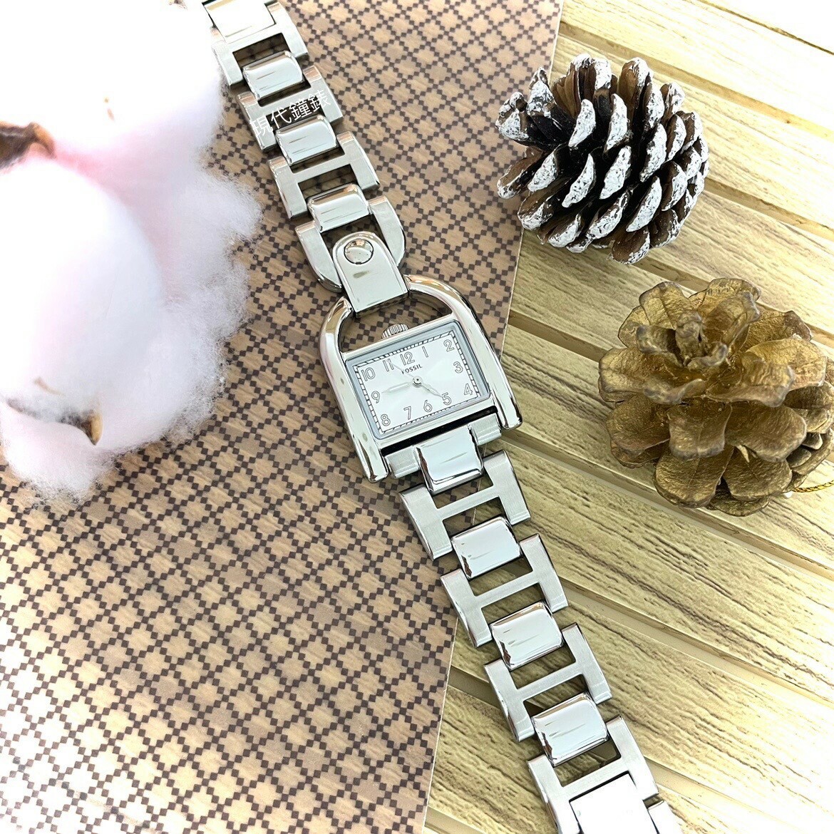 【FOSSIL】馬鞍典雅造型腕錶 ES5326 28mm 現代鐘錶