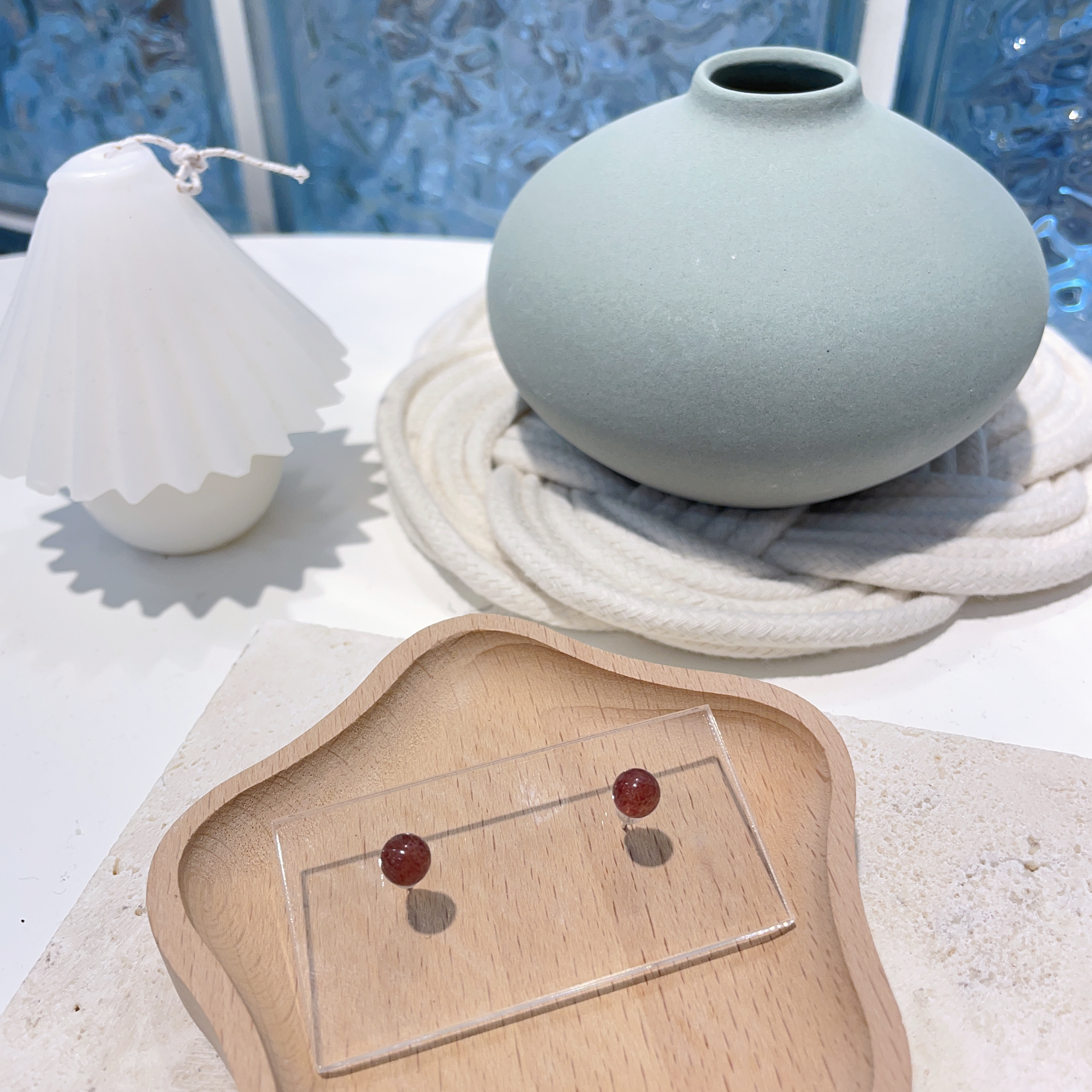 F069 圓珠草莓晶耳環