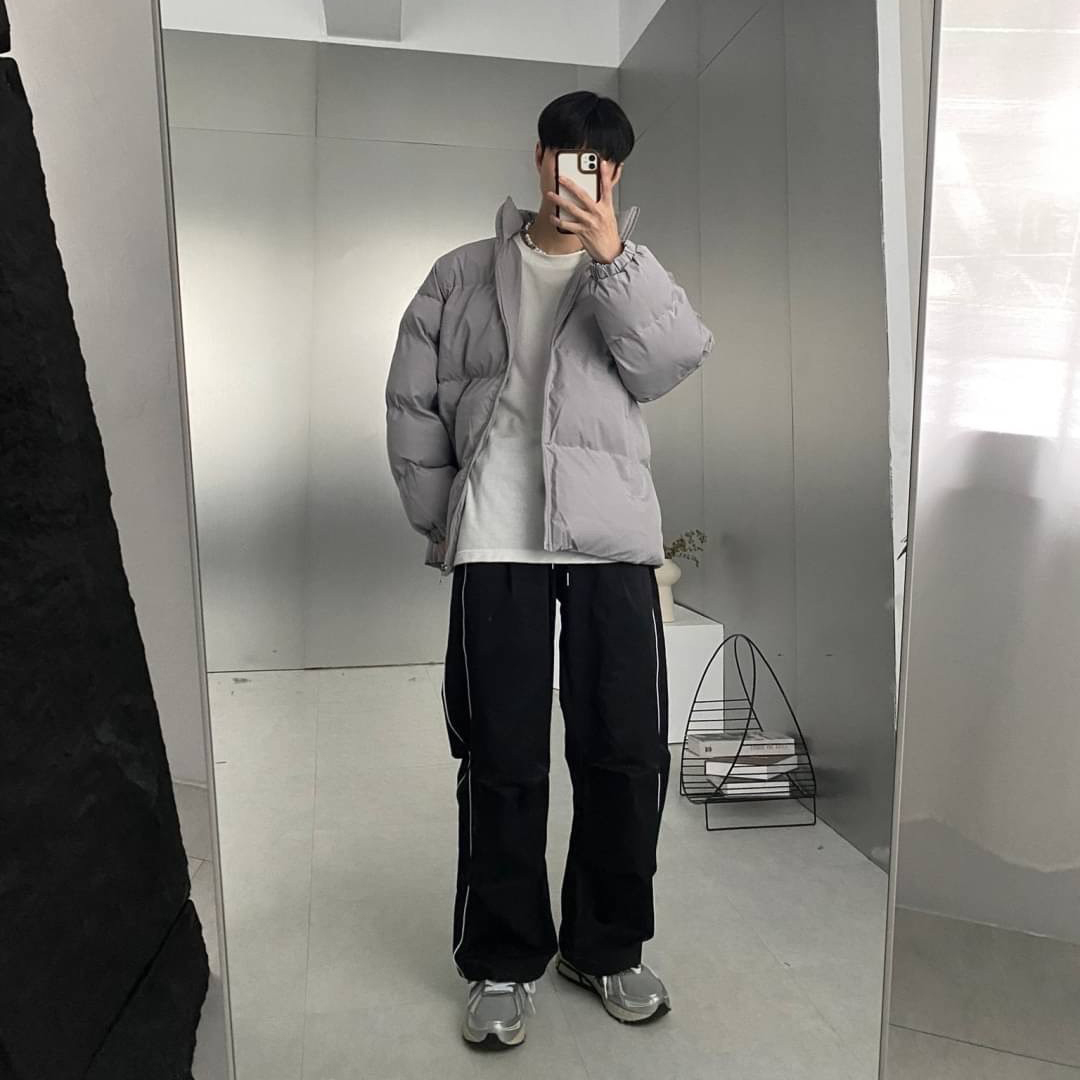 男模穿著韓版鋪棉麵包外套銀河灰正面照