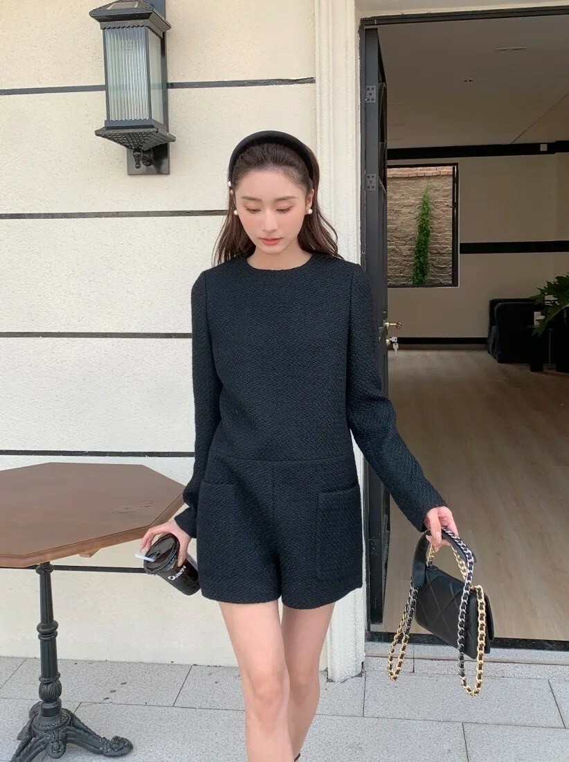 簡約小香風軟呢圓領連身褲短褲 / 2色 (Elegant & Love)