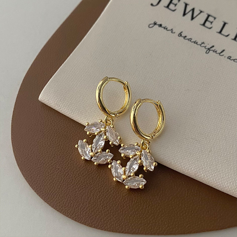 鋯石字母 氣質耳飾 (925銀針)