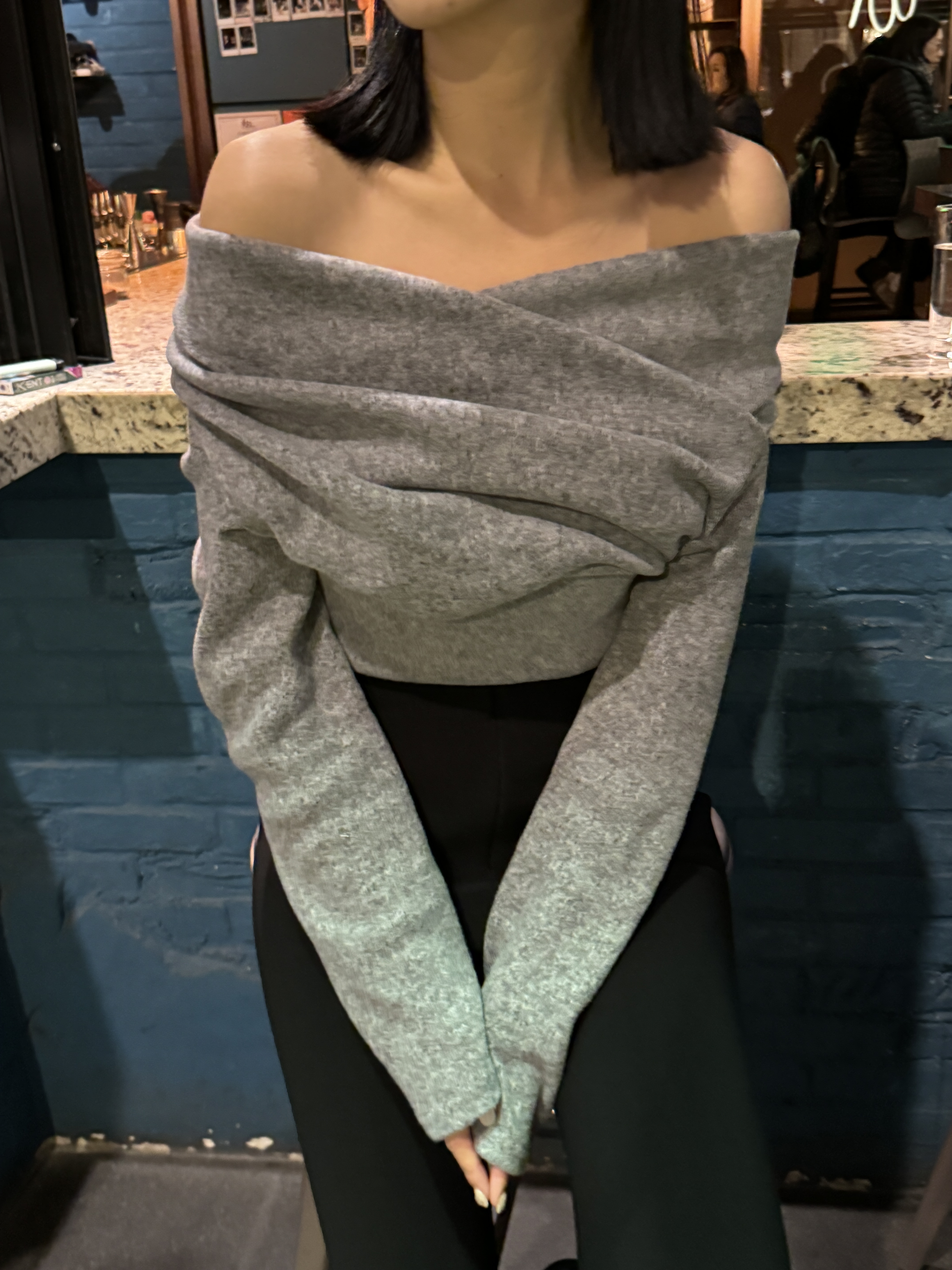 (現貨) 可愛感舒服絨面一字膊上衣 T1206 (灰色)