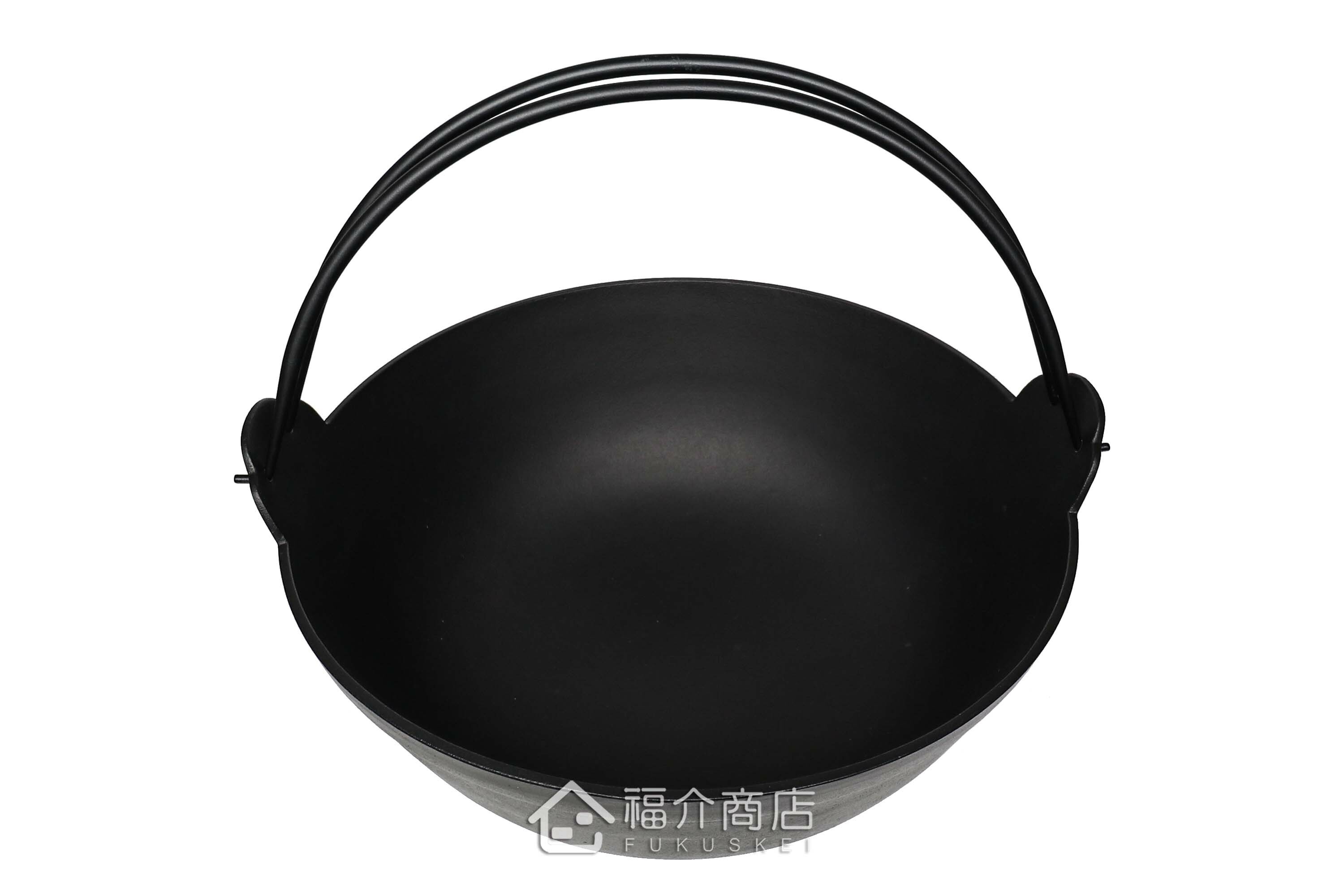 煮火鍋或湯的黑色鑄鐵鍋