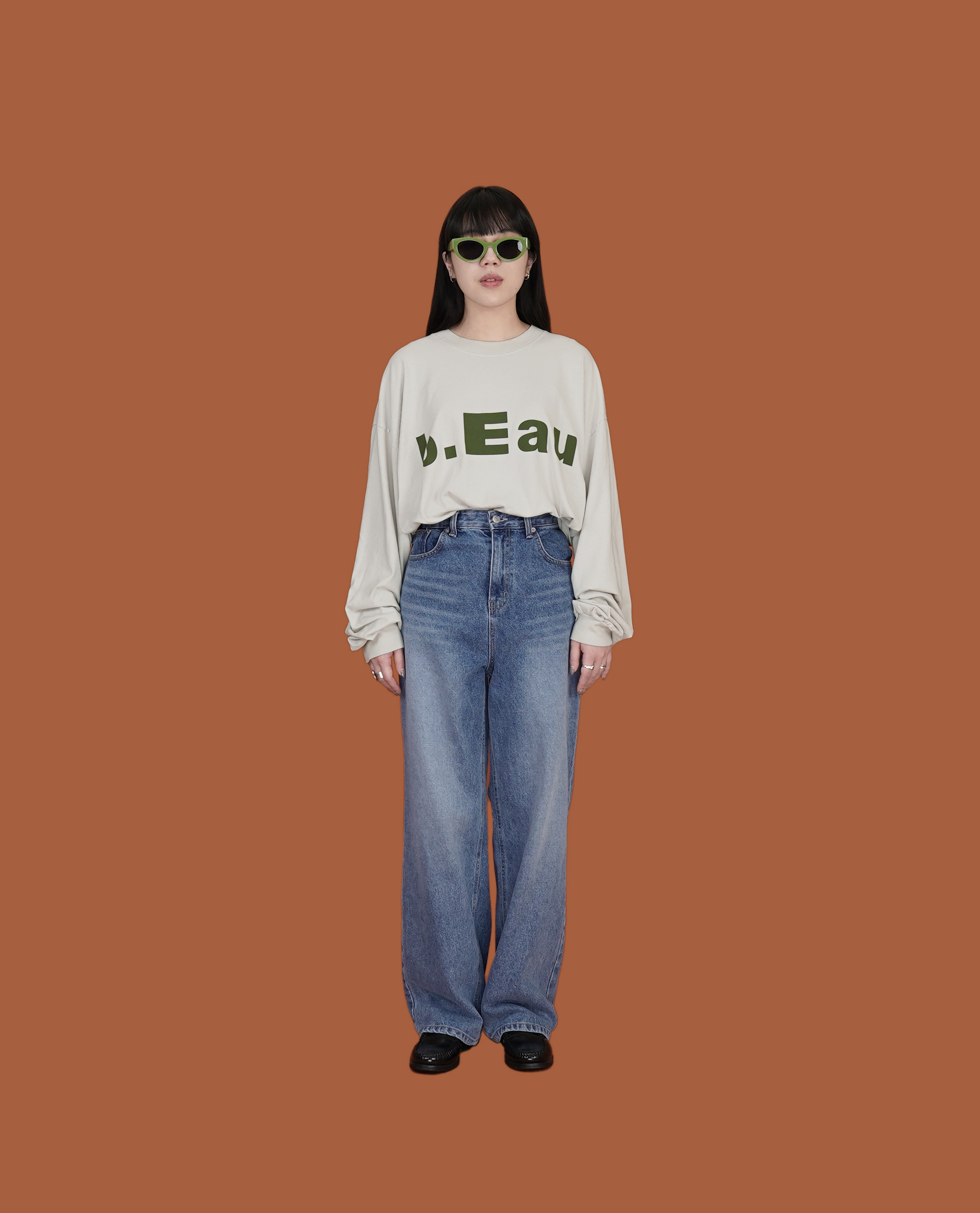 背後斜腰寬直筒牛仔