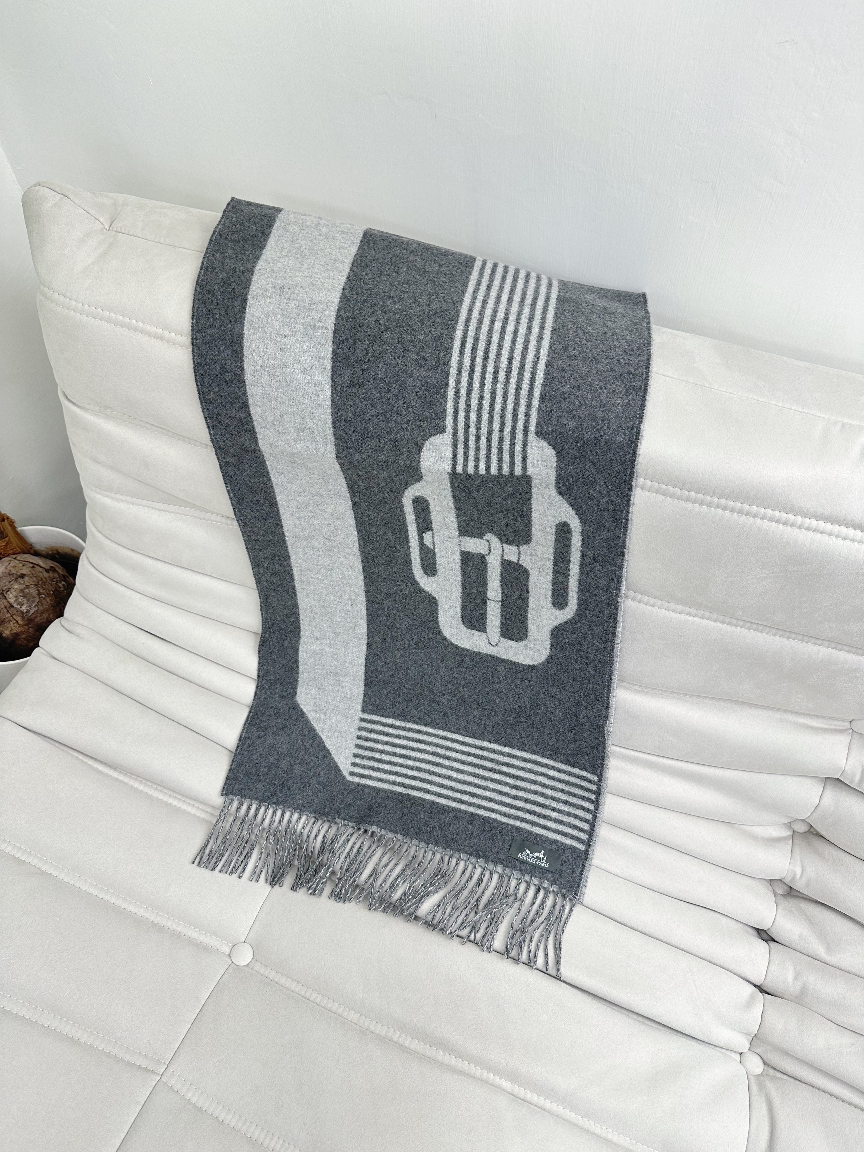 Hermes Casaque Sangle a Boucle Scarf