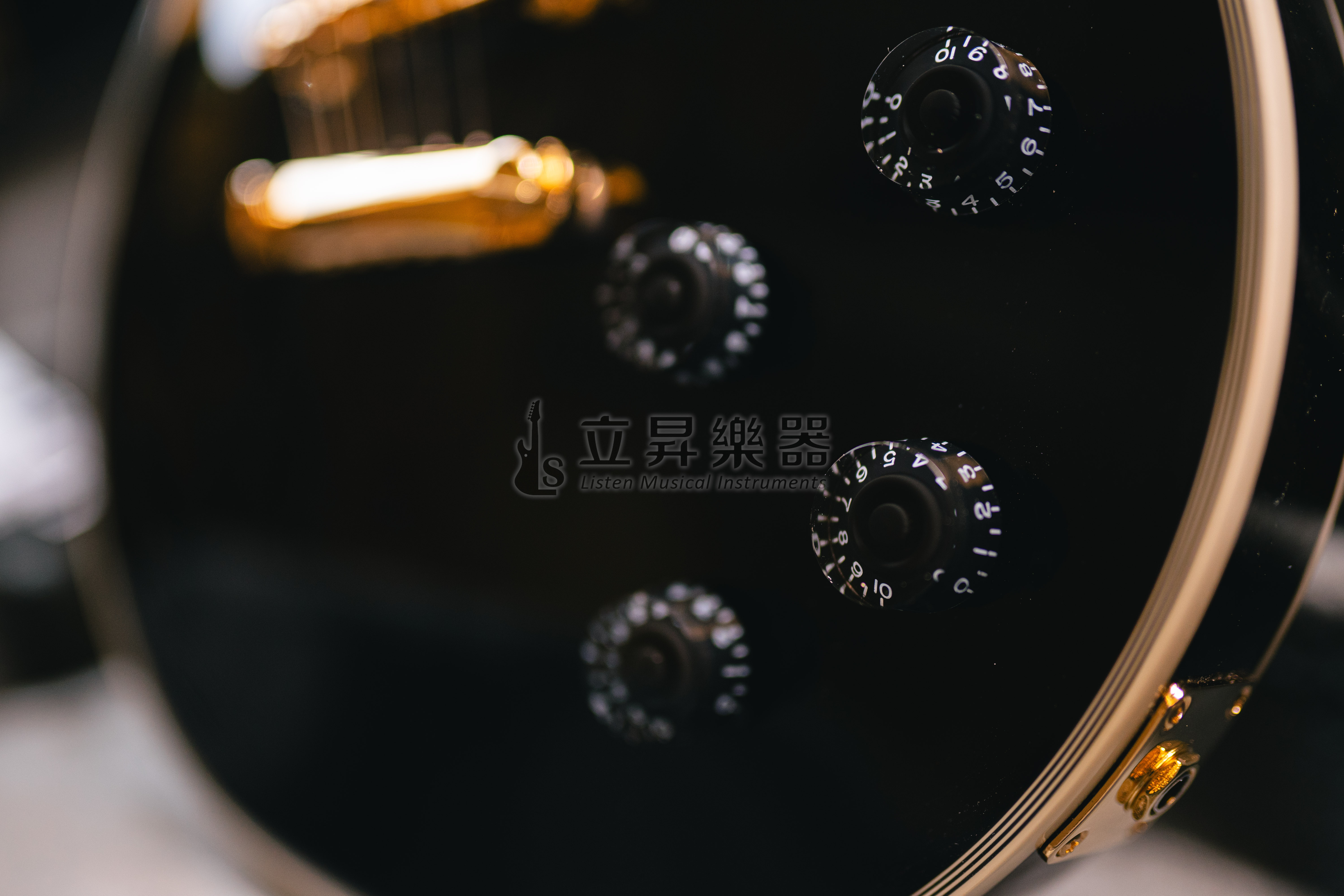 Epiphone Epiphone Les Paul Custom Ebony 電吉他 黑金色 附加厚琴袋 第 5 張圖片｜三峽吉他 / Bass