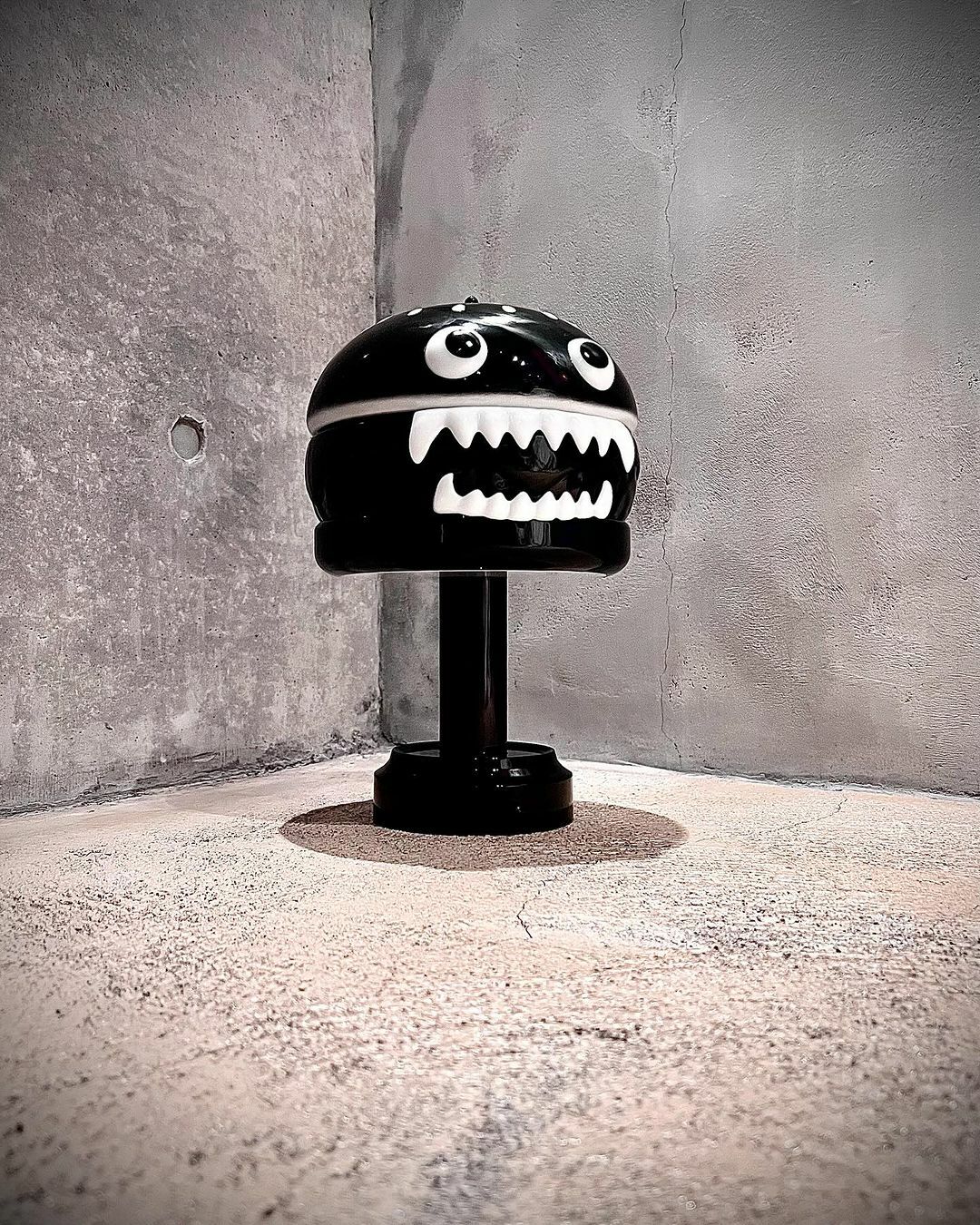 UNDERCOVER HAMBURGER LAMP BLACK-