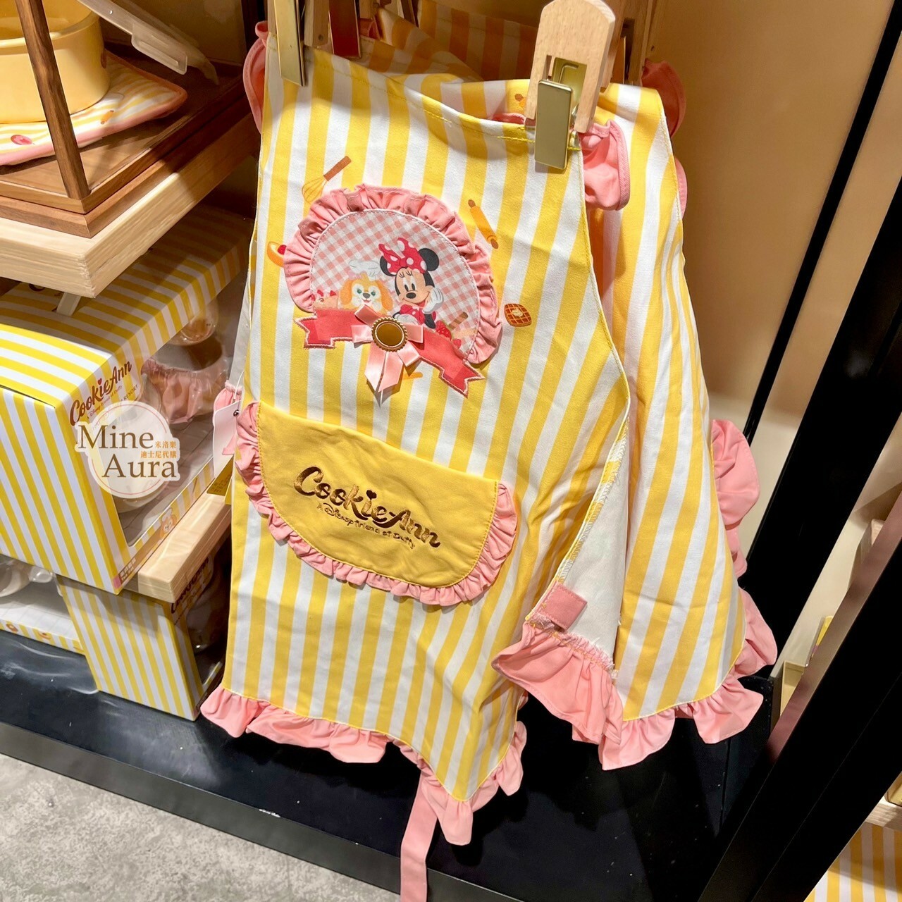 廚房烘焙系列 可琦安 餅乾 CookieAnn 米妮 Minnie 圖案 直條紋 粉色滾邊造型 圍裙 -上海迪士尼樂園