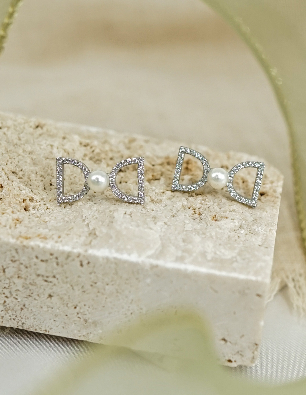 925 純銀滿鑽蝴蝶結珍珠耳環