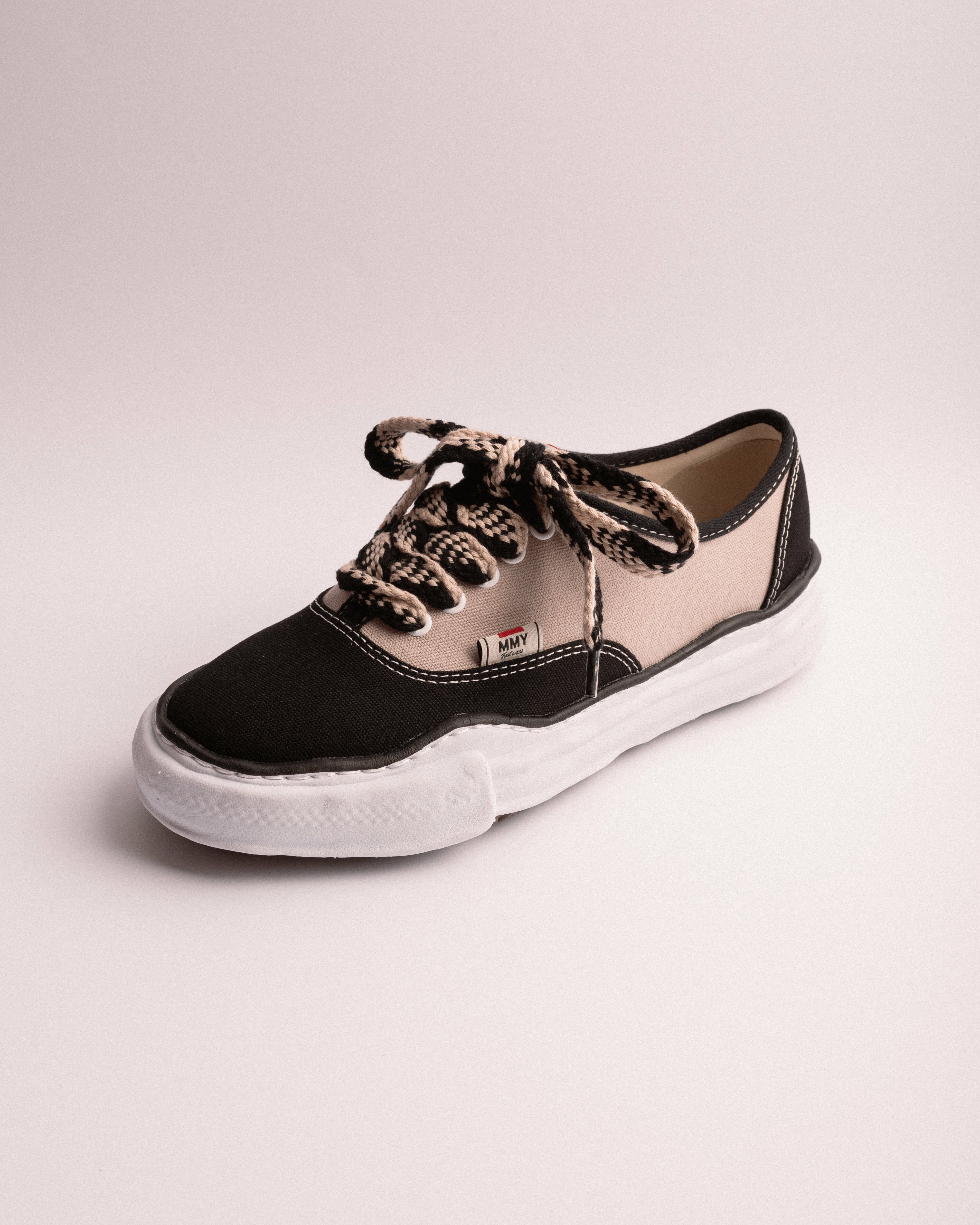 [現貨] MIHARA Baker Canvas Sneaker Black x Beige | A12FW728