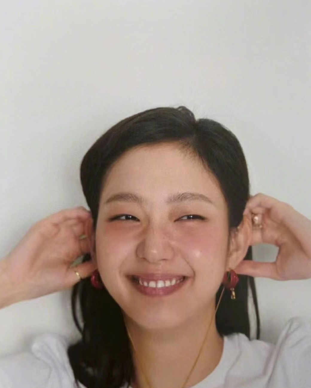 Clean girl aesthetic, clean girl