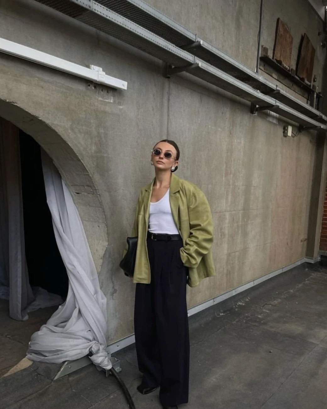 Clean girl aesthetic, clean girl