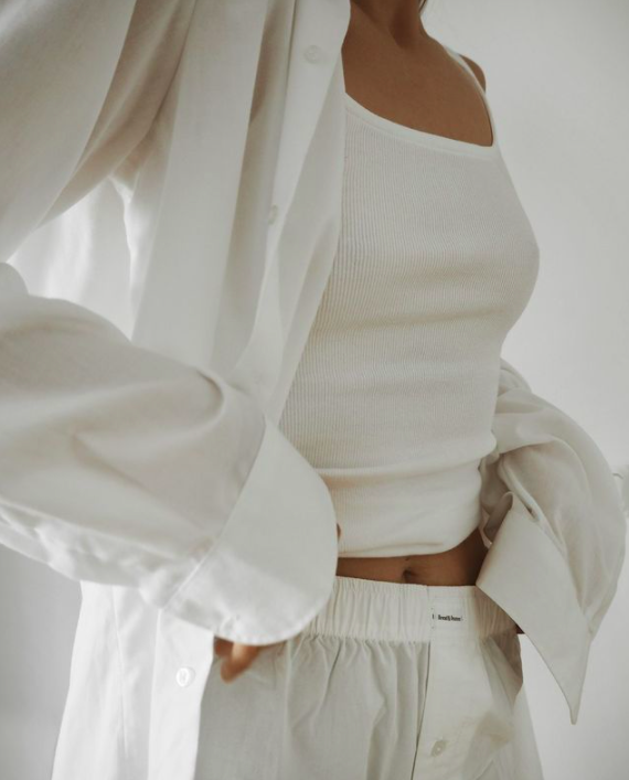 Clean girl aesthetic, clean girl