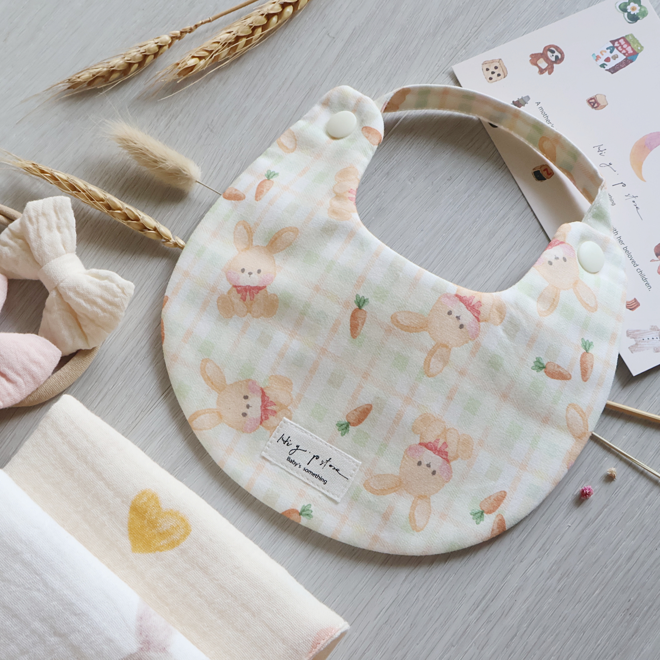 Hi Y.P store-手作圍兜-格紋小兔