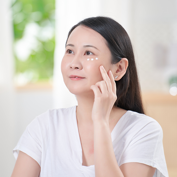 玫瑰煥采緊緻眼霜