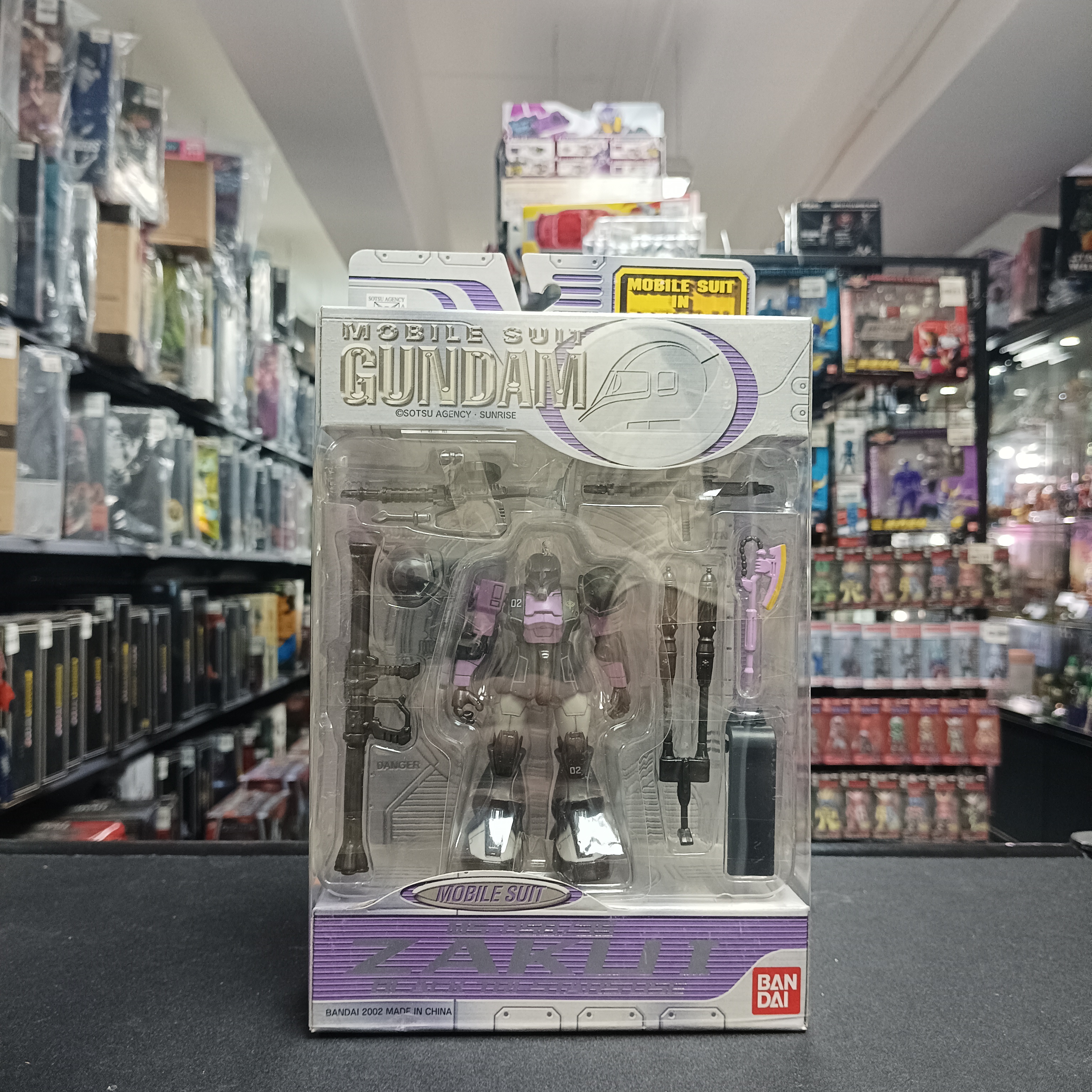 GUNDAM- MIA - Zaku I Black Tri-Stars USE 02