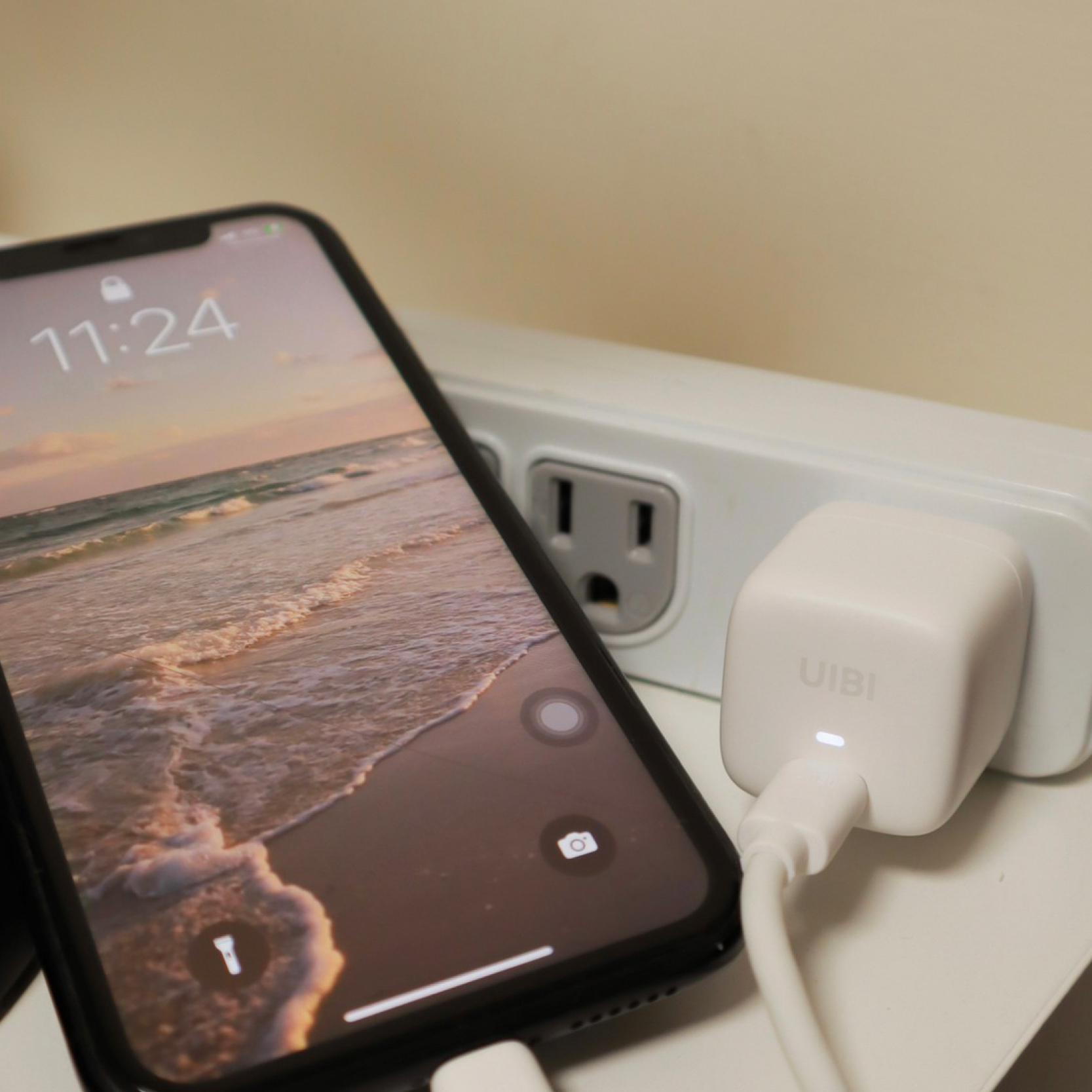 UIBI 20W 迷你快充