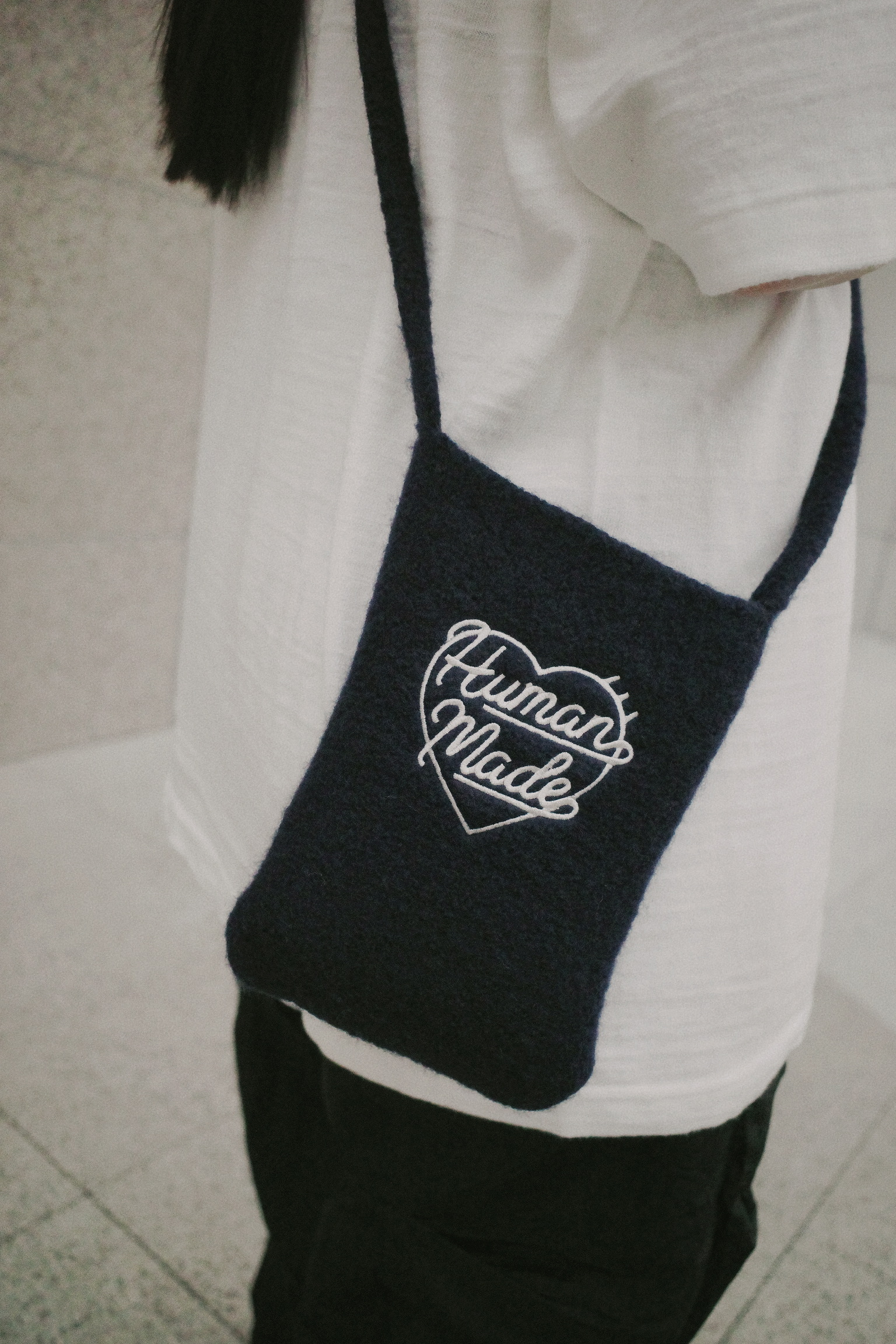 <快速出貨>HUMAN MADE 毛巾布 愛心刺繡 肩背包 深藍/白