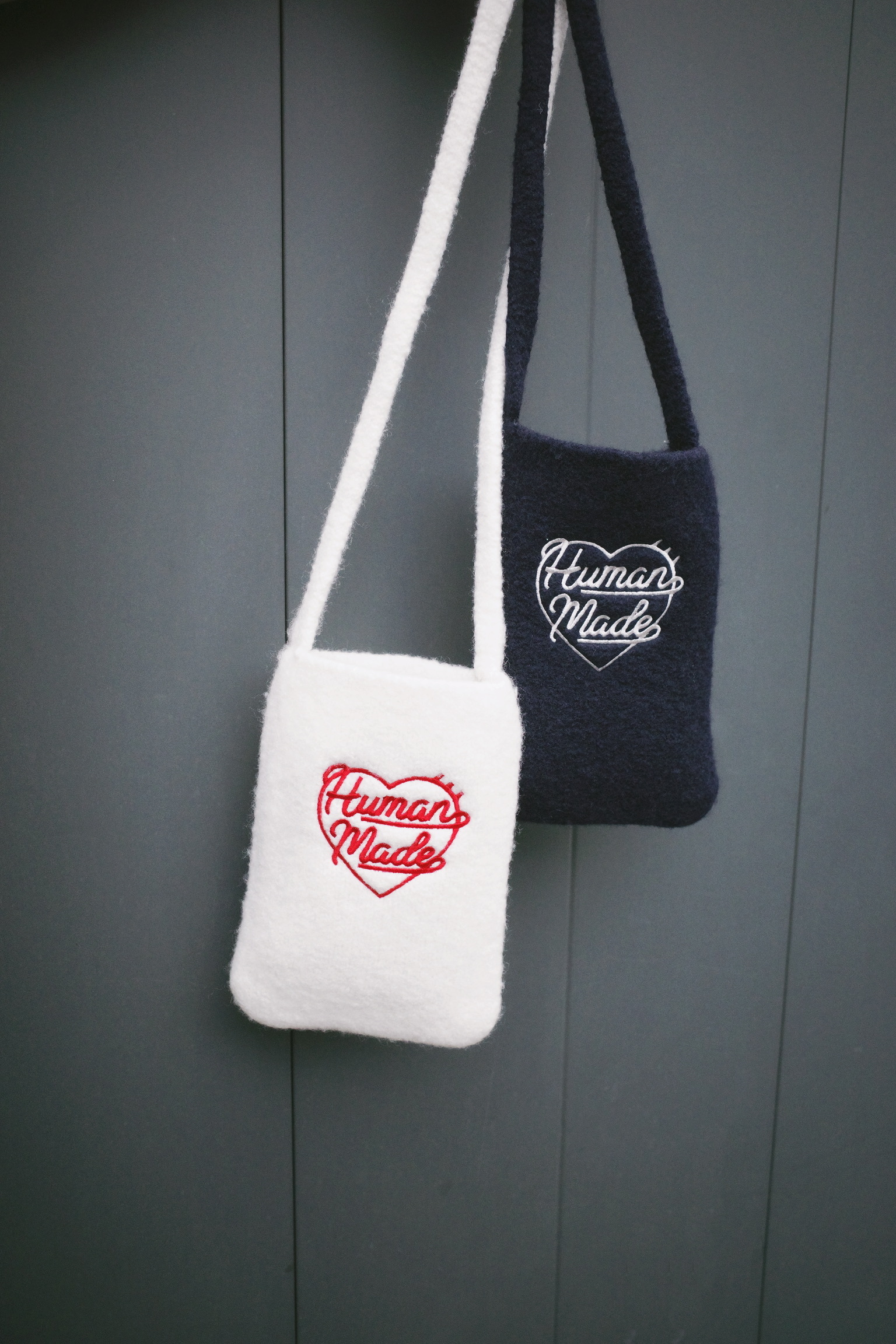 <快速出貨>HUMAN MADE 毛巾布 愛心刺繡 肩背包 深藍/白