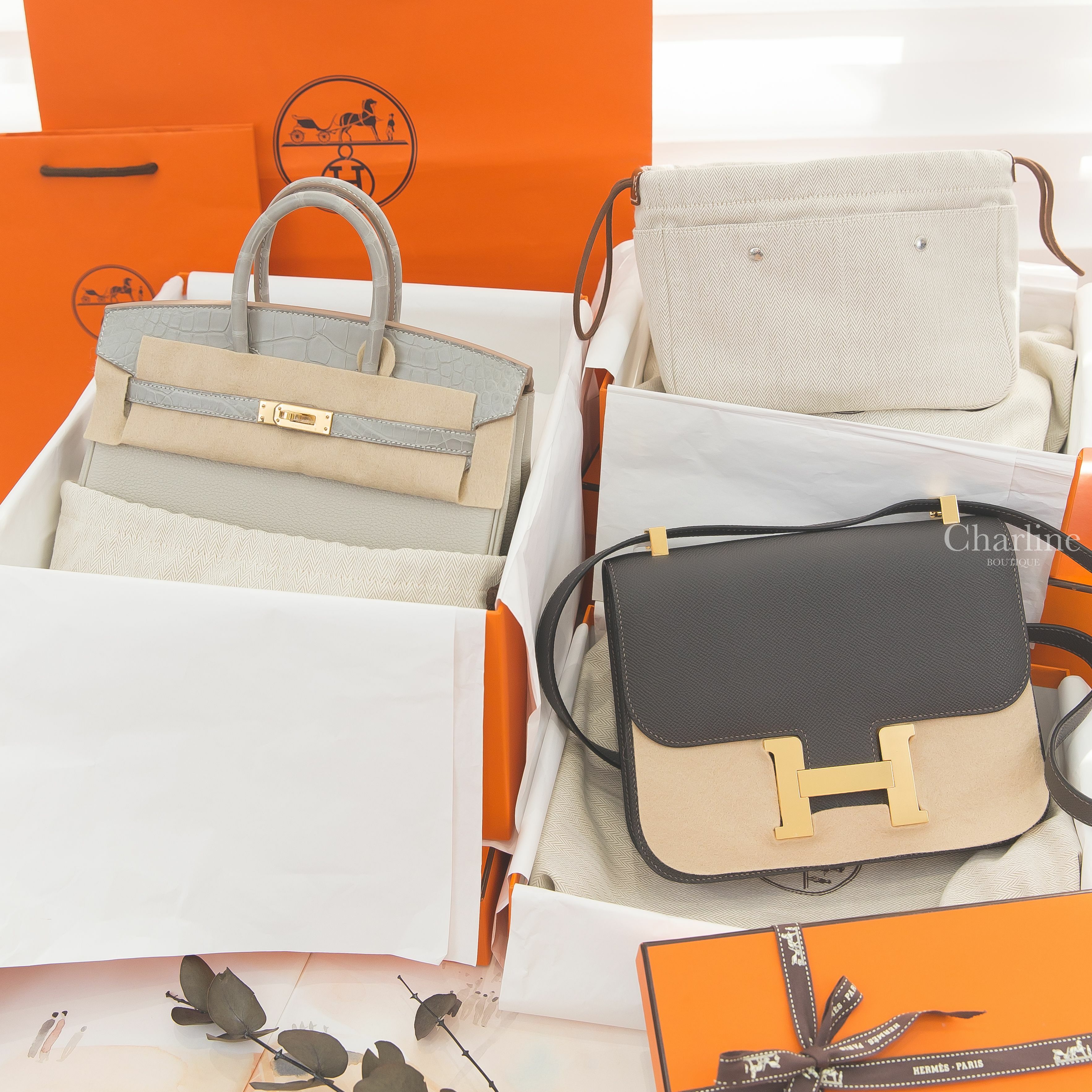 Hermès Constance 24cm 88 金釦鏡面款,Hermès Fourbi 20 Pouch 小型小牛皮內袋 ,Hermès Birkin 25cm Touch 80 珍珠灰霧面方塊鱷魚-Charline Boutique 精品代購