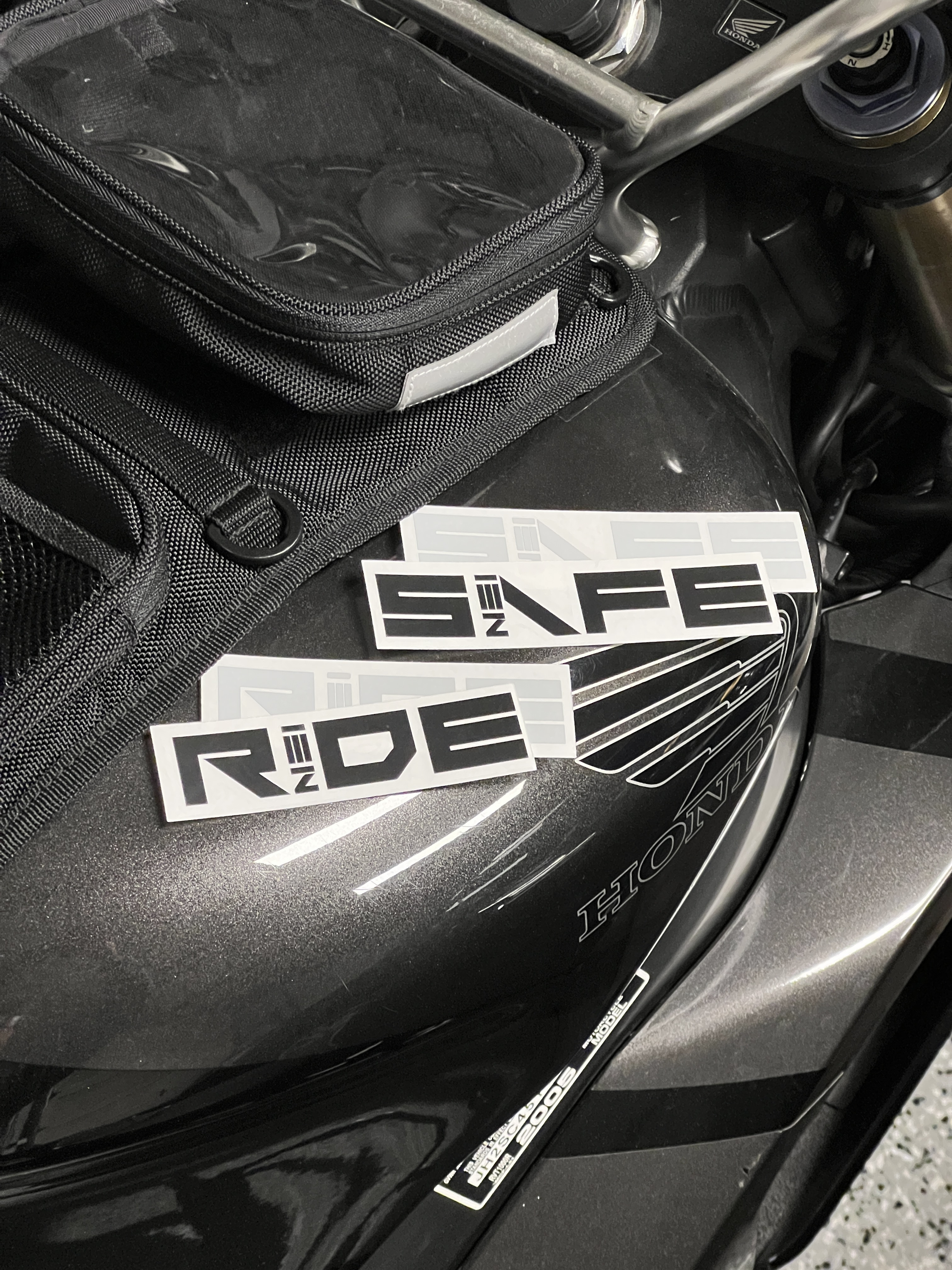 Ride Safe 反光貼紙