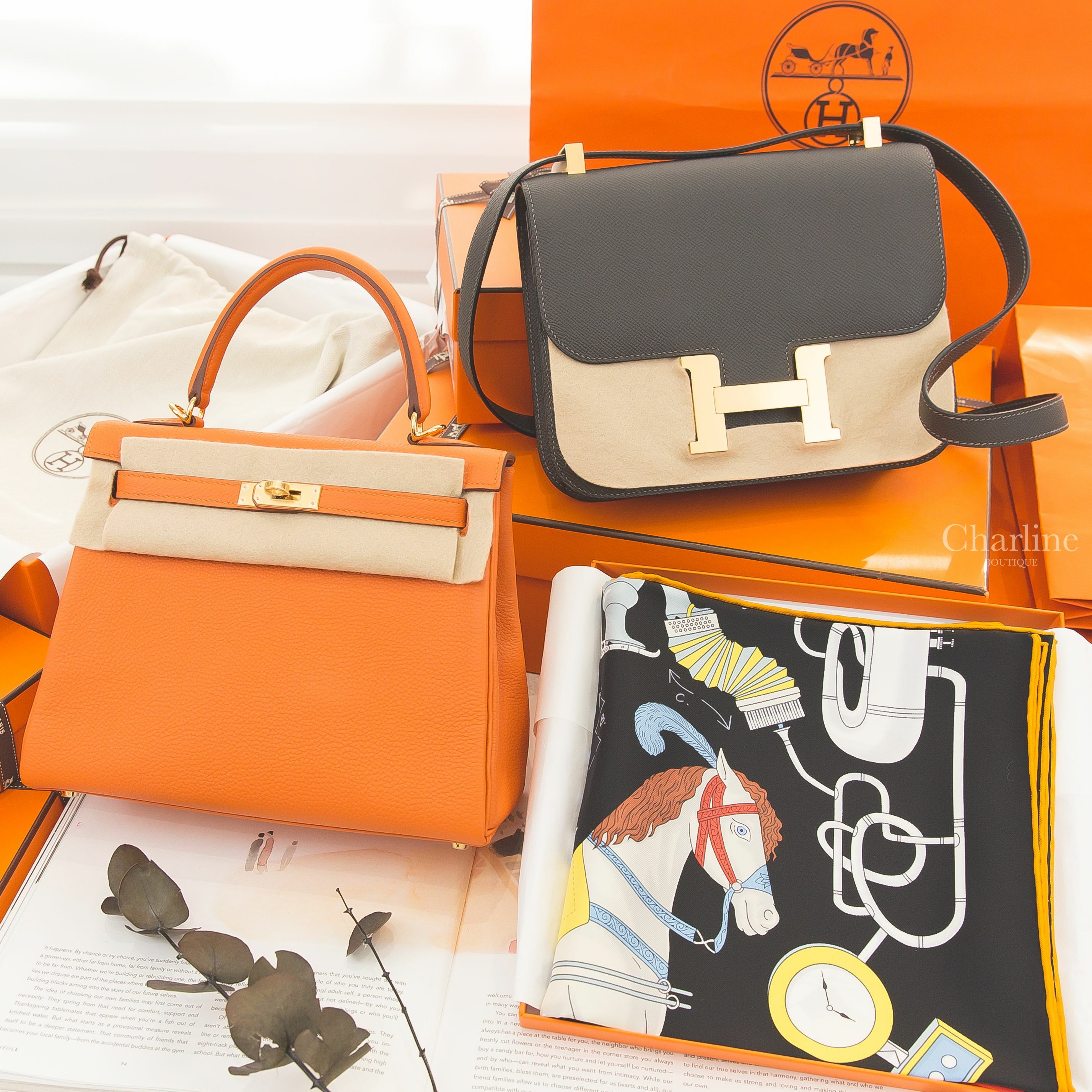 Hermès Constance 24cm 88 金釦鏡面款,Hermès Kelly 25cm 93 橘色金釦,Hermès 黑色/紅色/彩色雙人茶會真絲方巾-Charline Boutique 精品代購