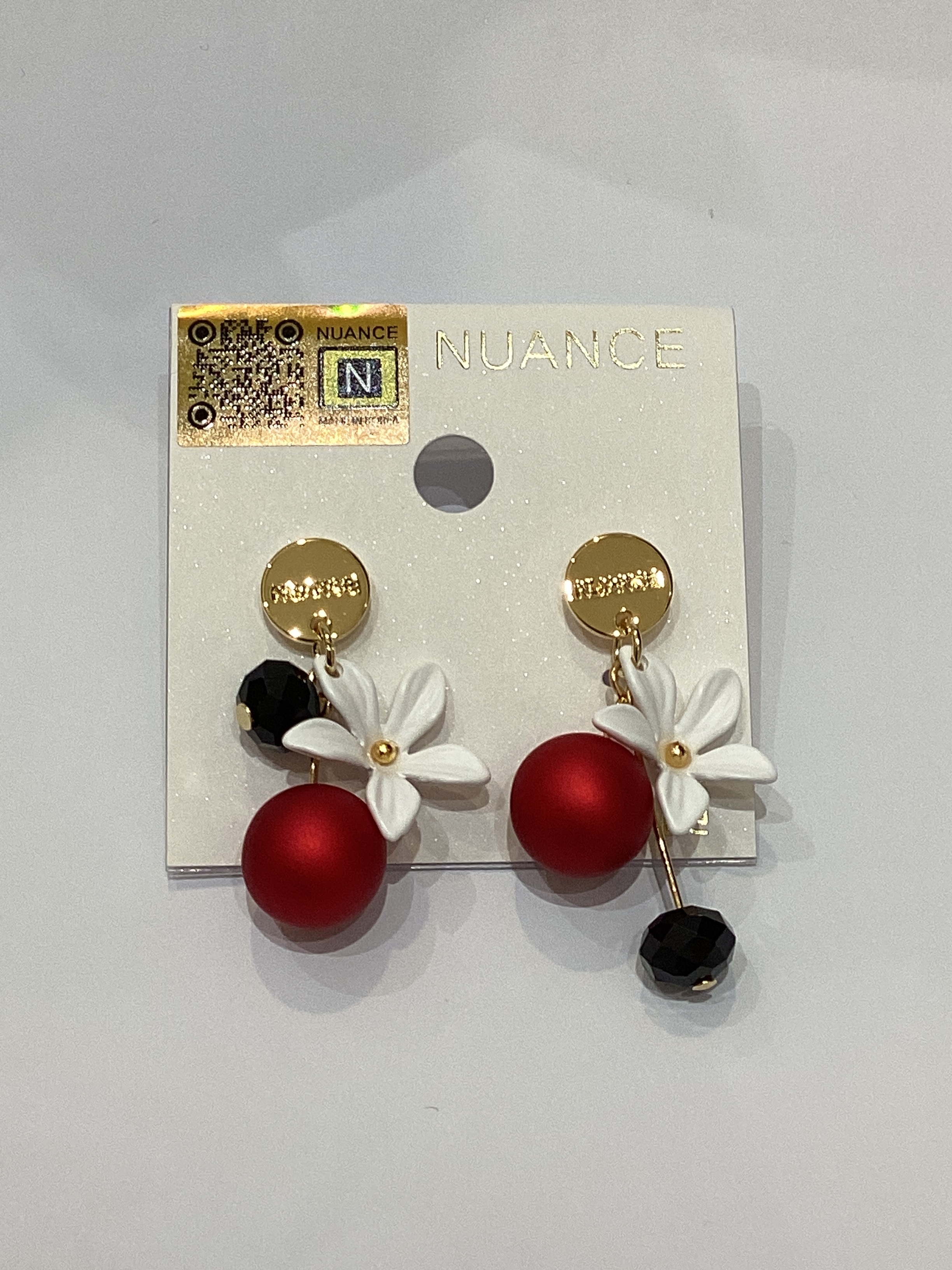 Nuance AB款白花紅色波波耳環