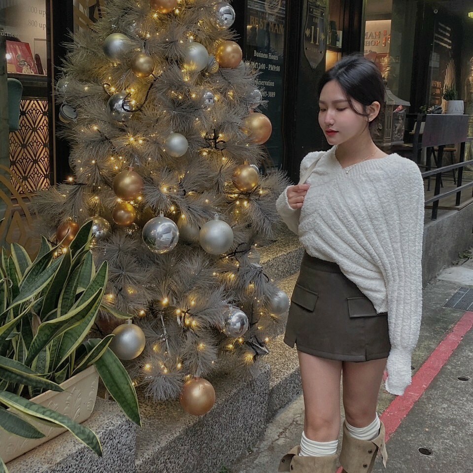 軟綿綿V領坑紋上衣/四色