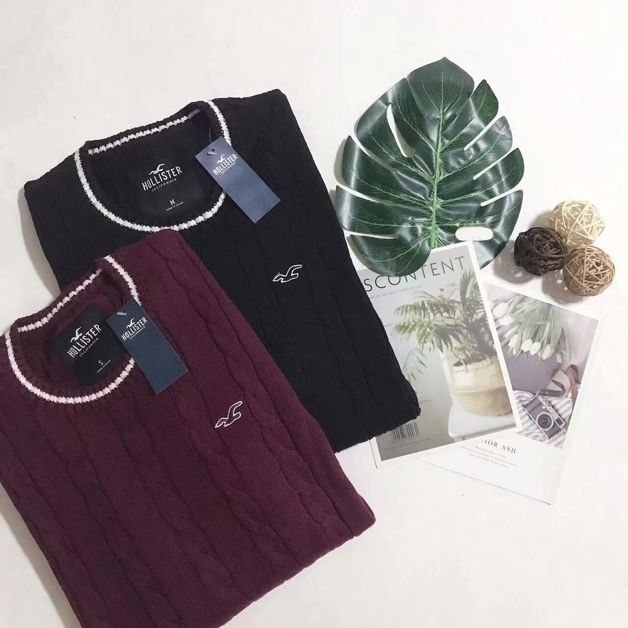 HOLLISTER SMALL LOGO JUMPER