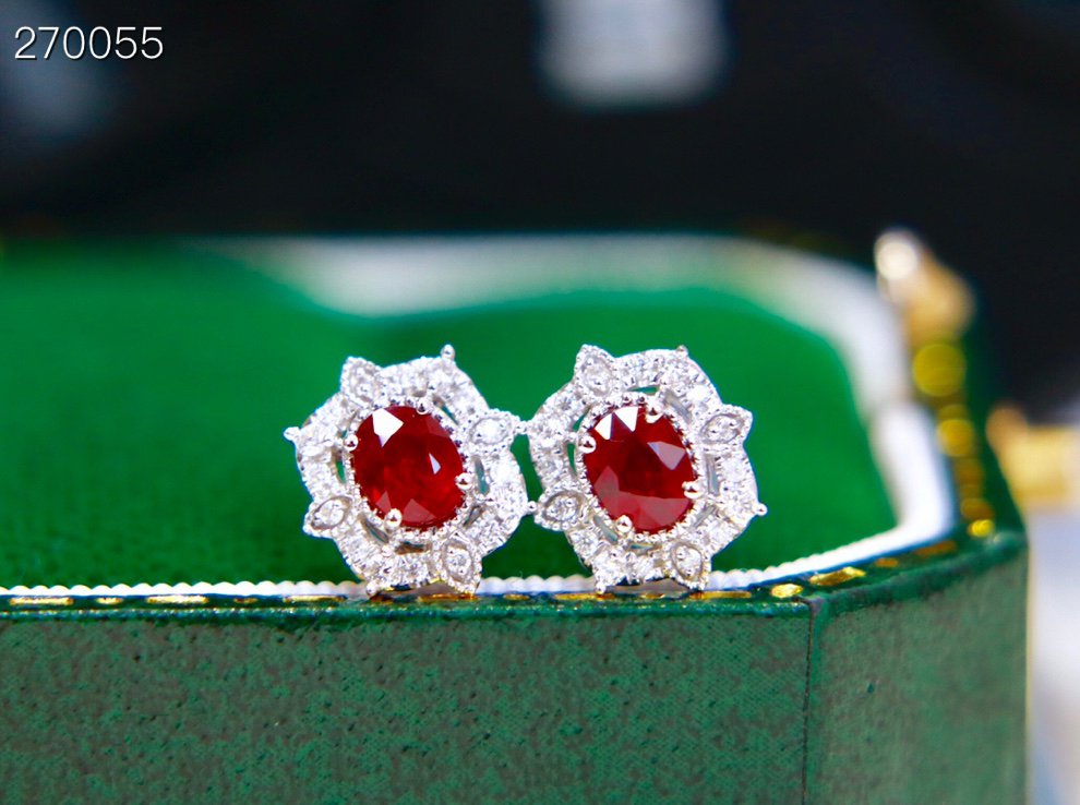 鴿血紅寶石耳釘