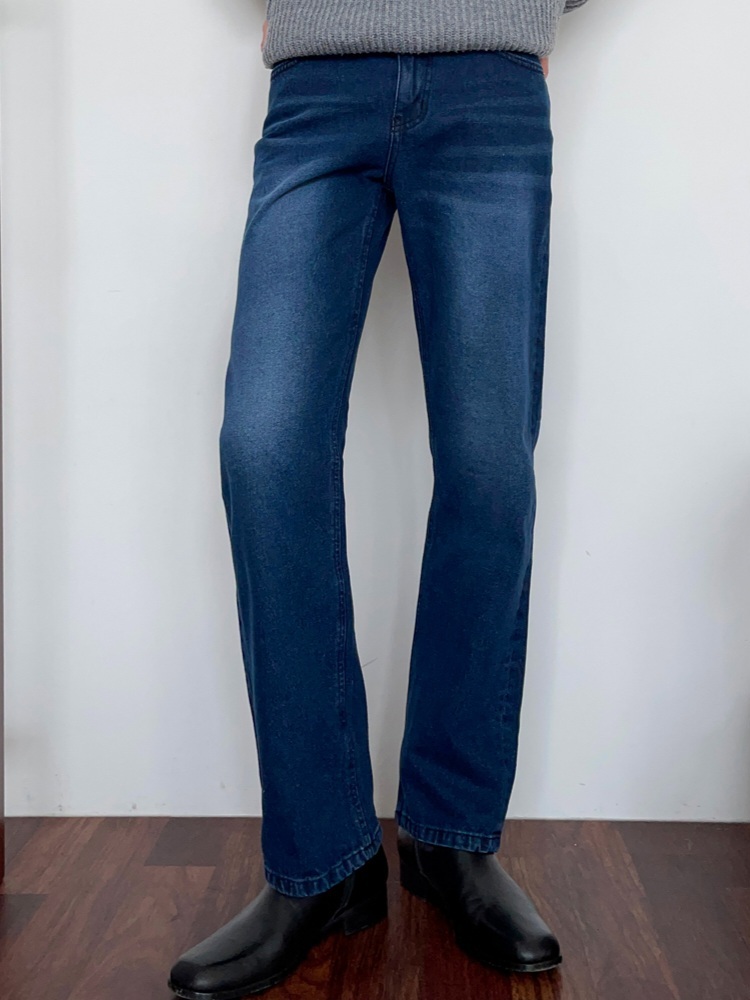 深藍色直筒牛仔褲